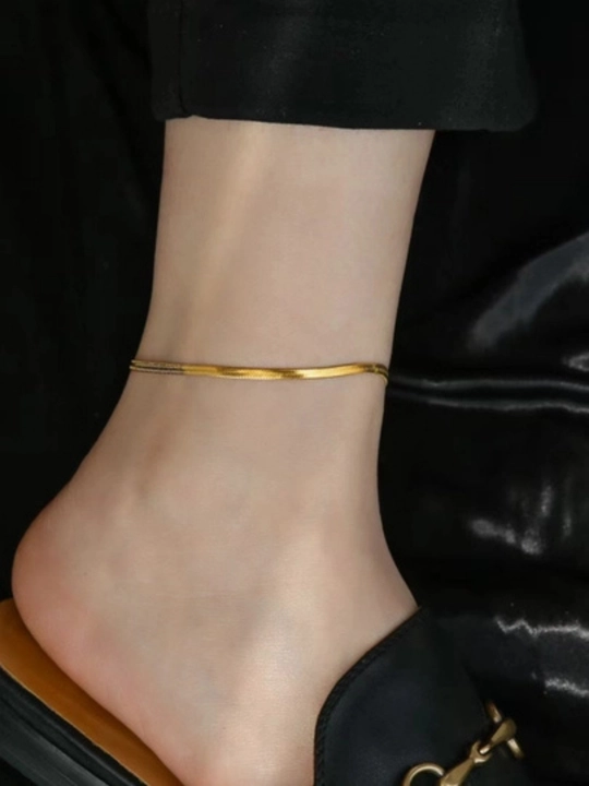 Snake nozik ankleti - 14K Gold PVD qoplamali, zanglamaydigan po‘latdan yasalgan to‘piqqa taqiladigan bilaguzuk