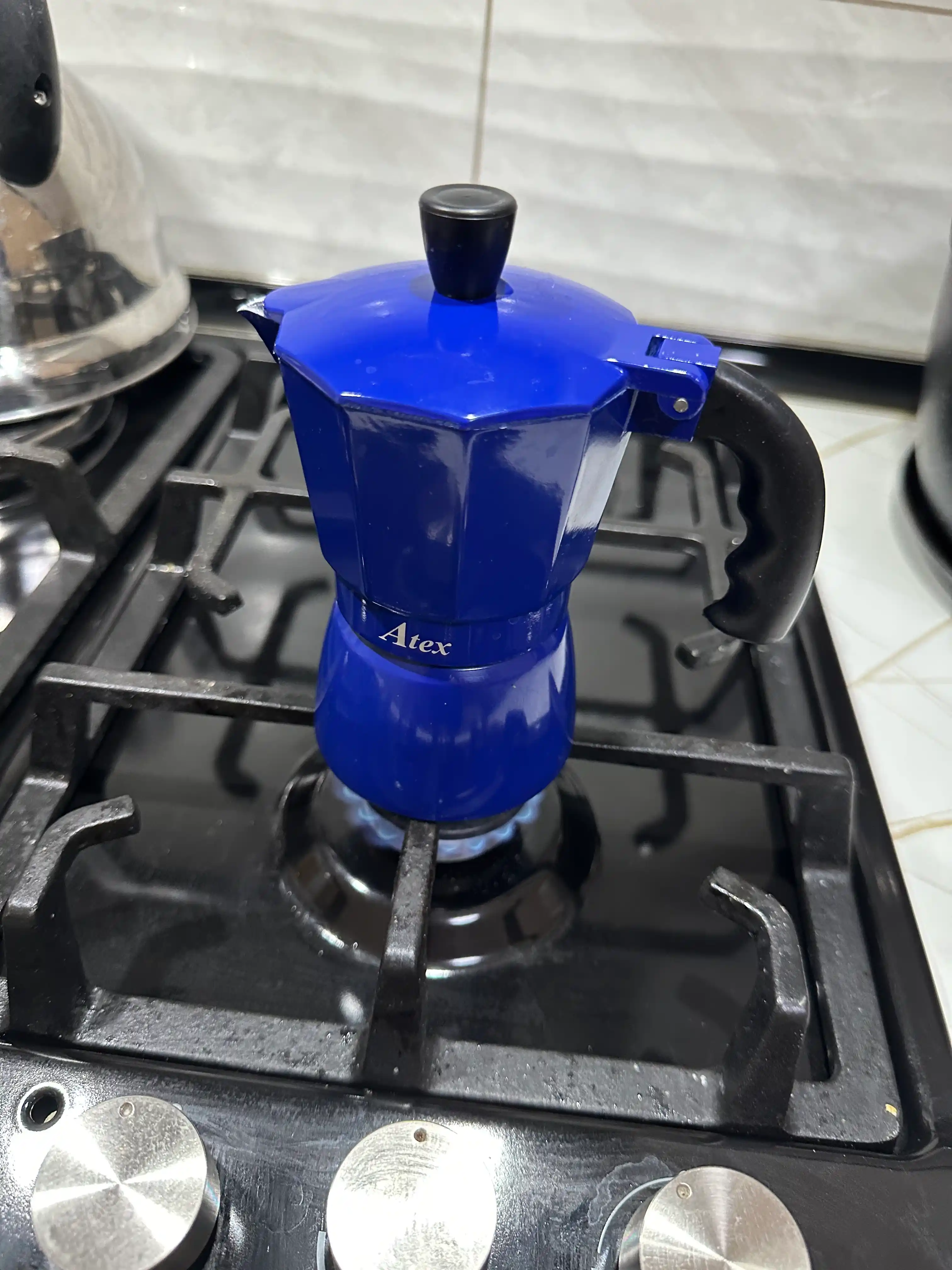 Geyser qahva qaynatgich, quyma alyuminiydan tayyorlangan