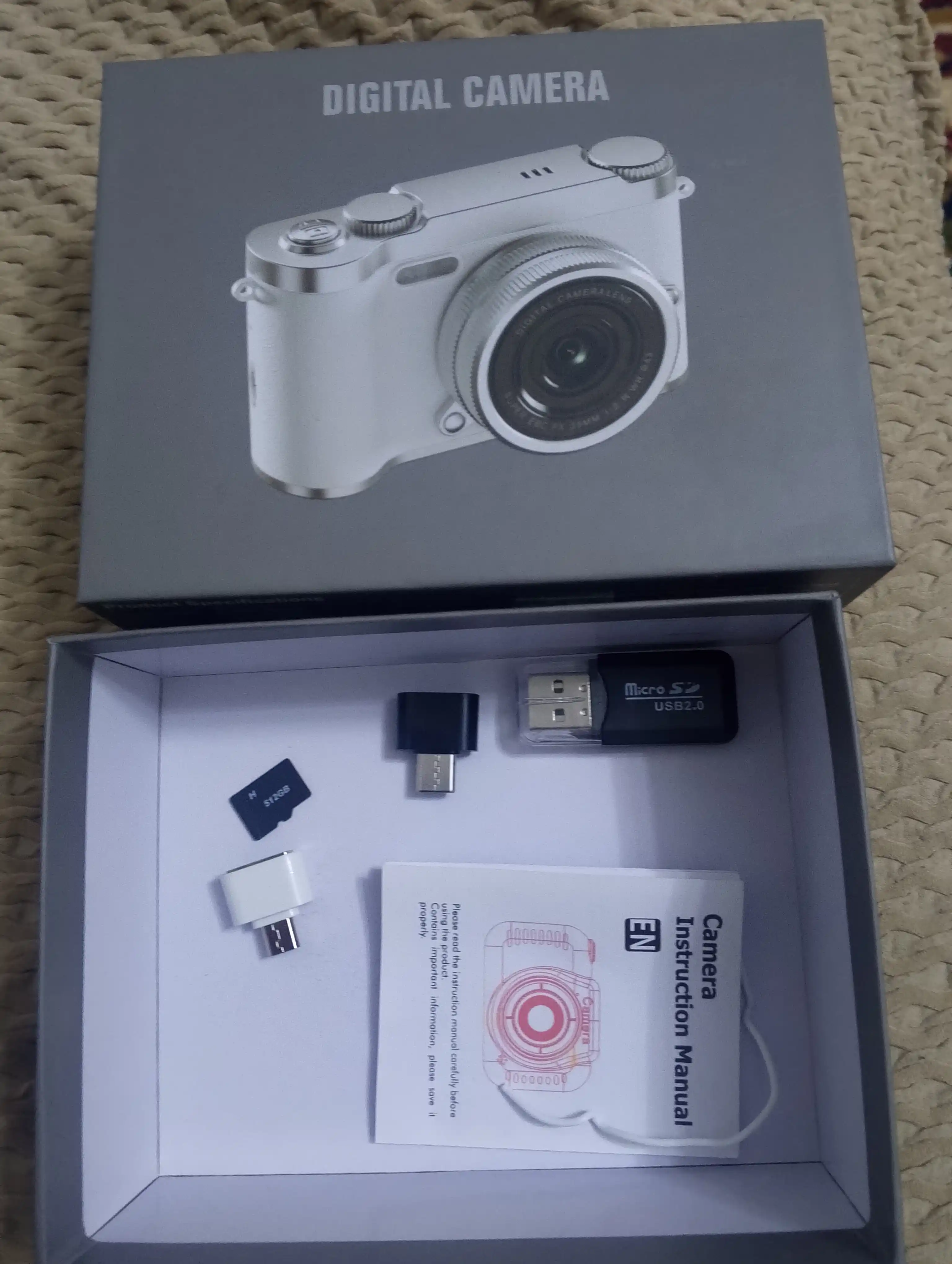 Raqamli kamera (fotoparat), foto kamera, retro kamera, 8x zum, va 32 GB karta