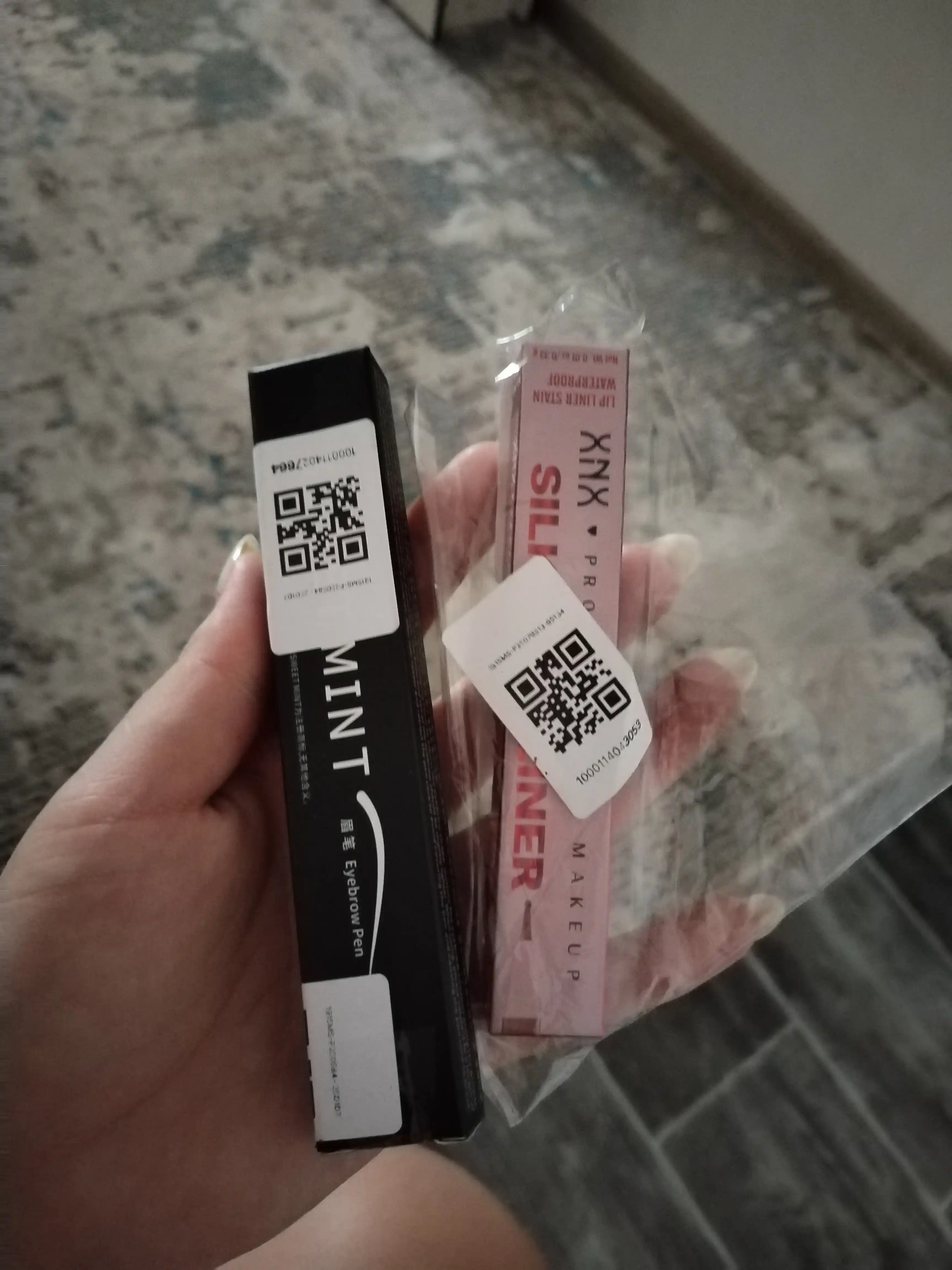 SWEET MINT avtomatik qosh qalami, qiya uchli va cho‘tkachali