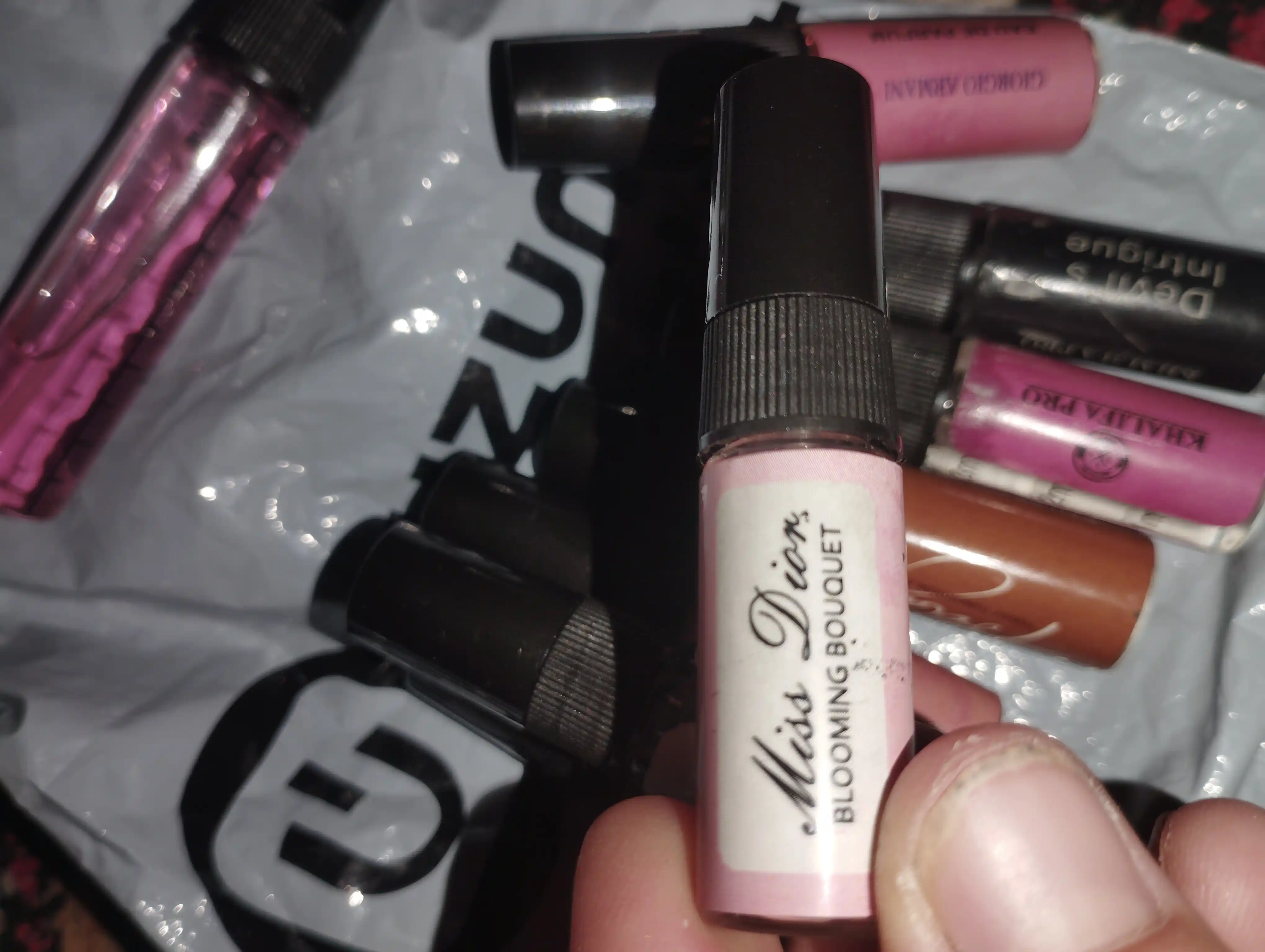 Atirlar ayollar uchun nabor Libre, Lost Cherry, Miss Dior, My Way, Today, Cherish, Versace