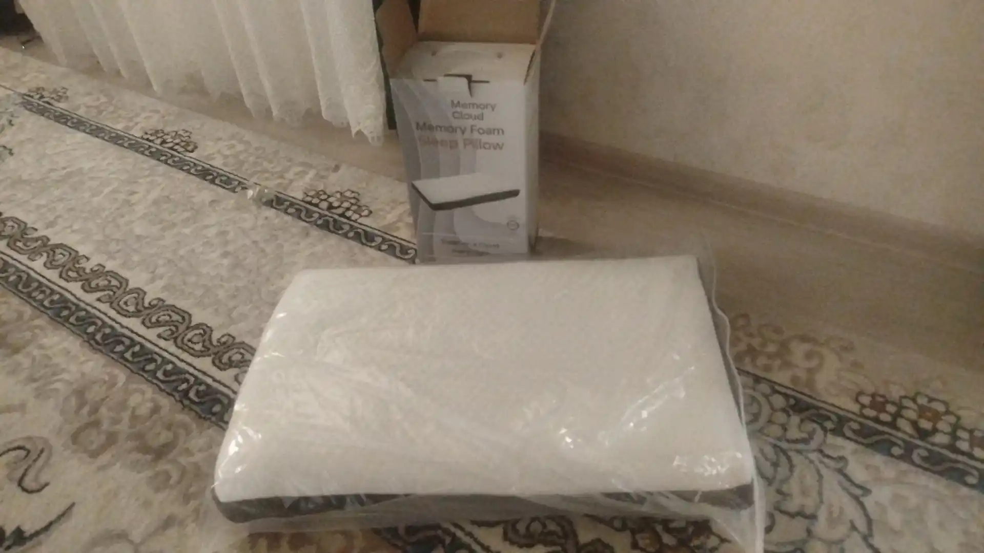To‘plamda 1-2 ta ortopedik yostiq, Memory Foam 65x40 sm o‘lchamdagi anatomik uyqu yostig‘i