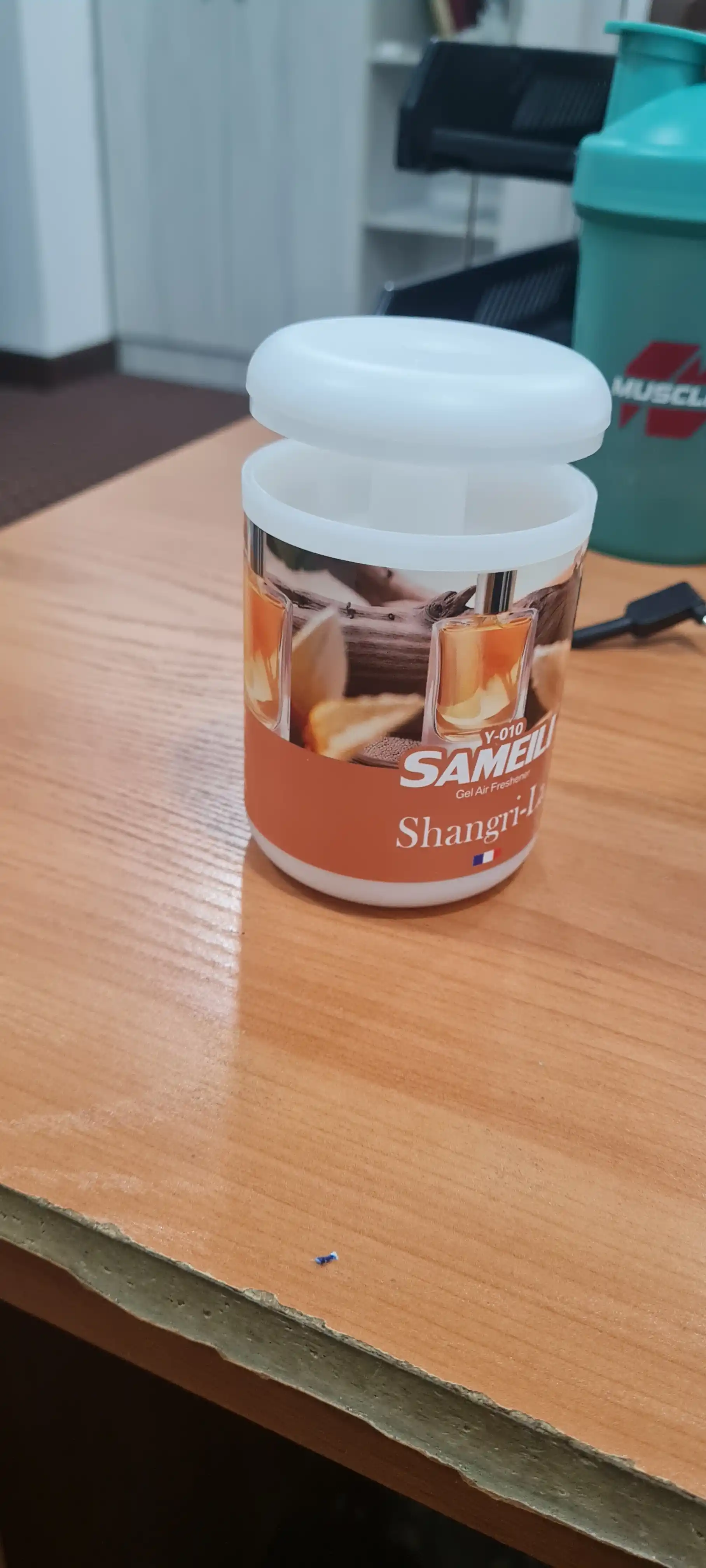 Avtomobil aromatizatori, mashina uchun havo yangilagich, salon xushbo‘ylagich, yoqimli hid
