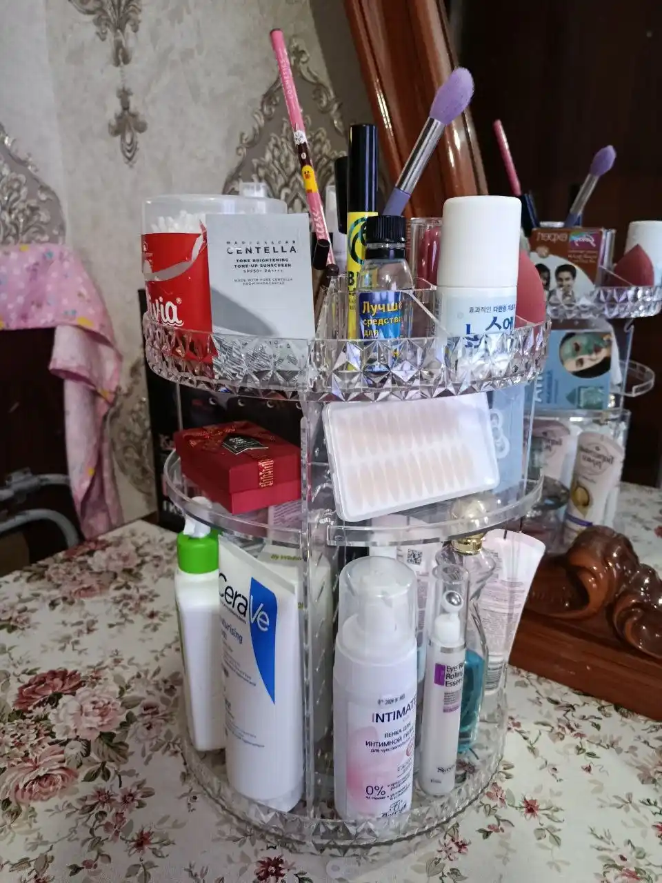 Органайзер для парфюмерной продукции, прозрачный, вращающийся
