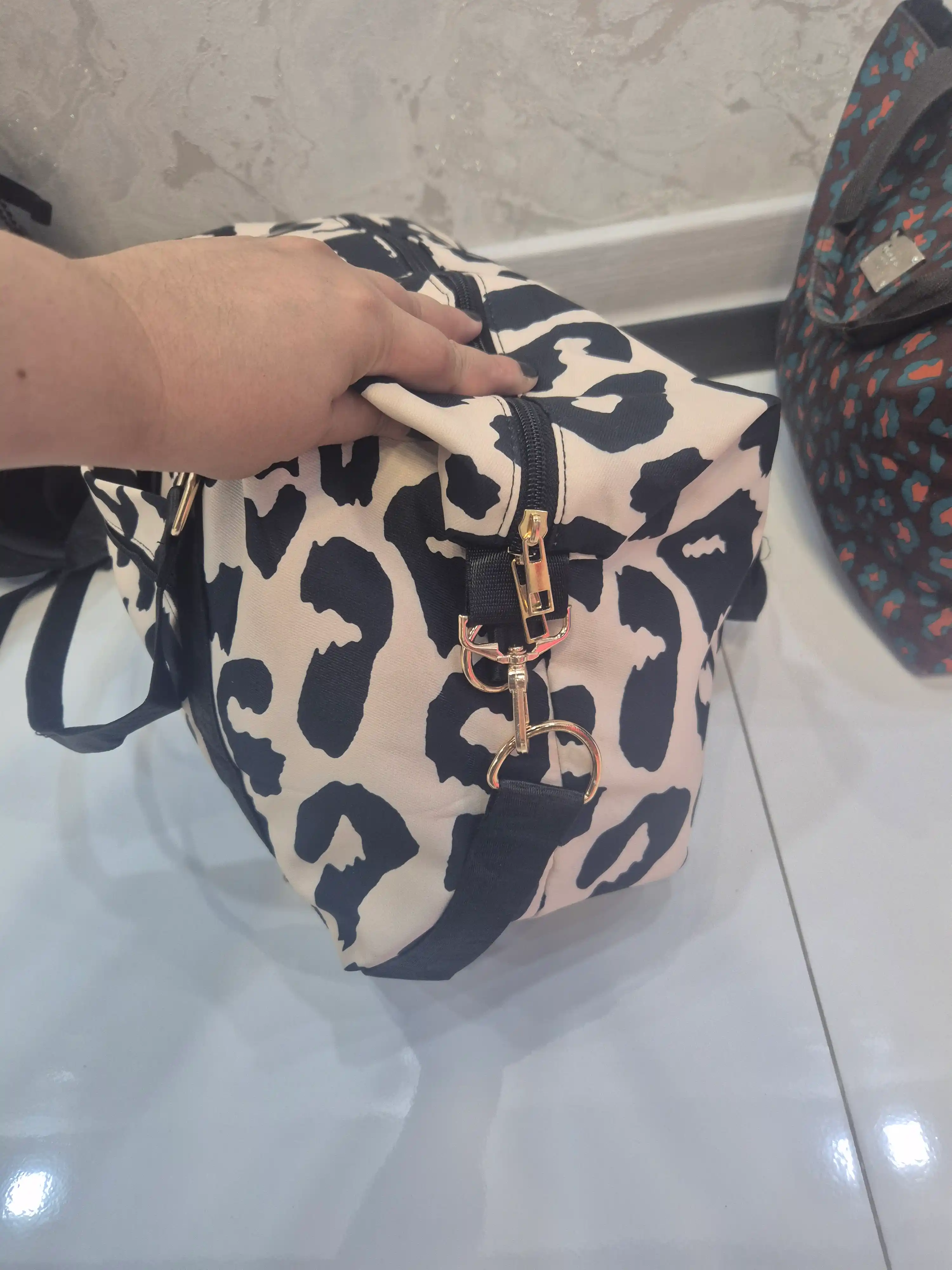 Fitness, basseyn, sayohat uchun ayollar uchun sayohat, sport, leopard sumkasi
