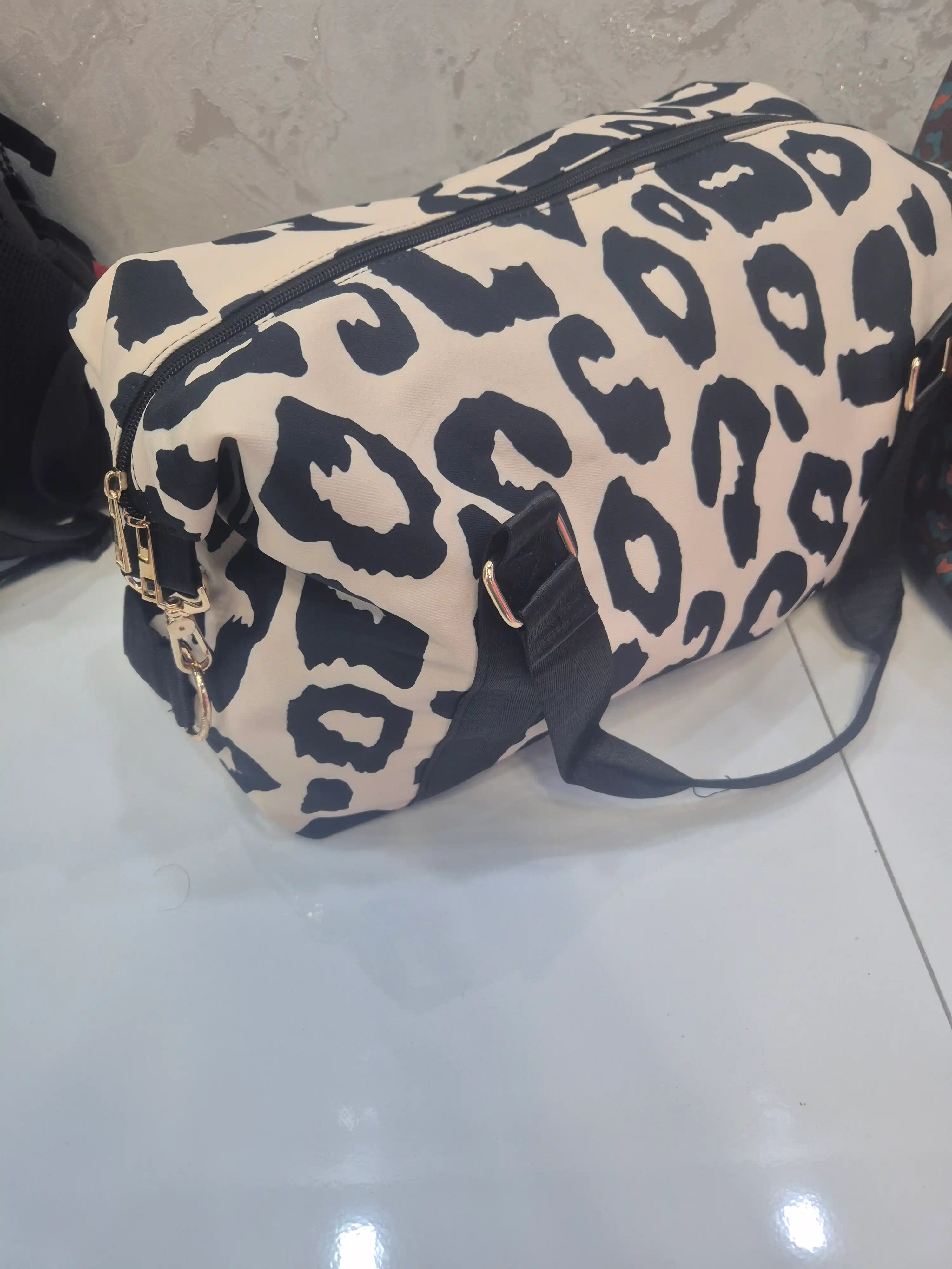 Fitness, basseyn, sayohat uchun ayollar uchun sayohat, sport, leopard sumkasi