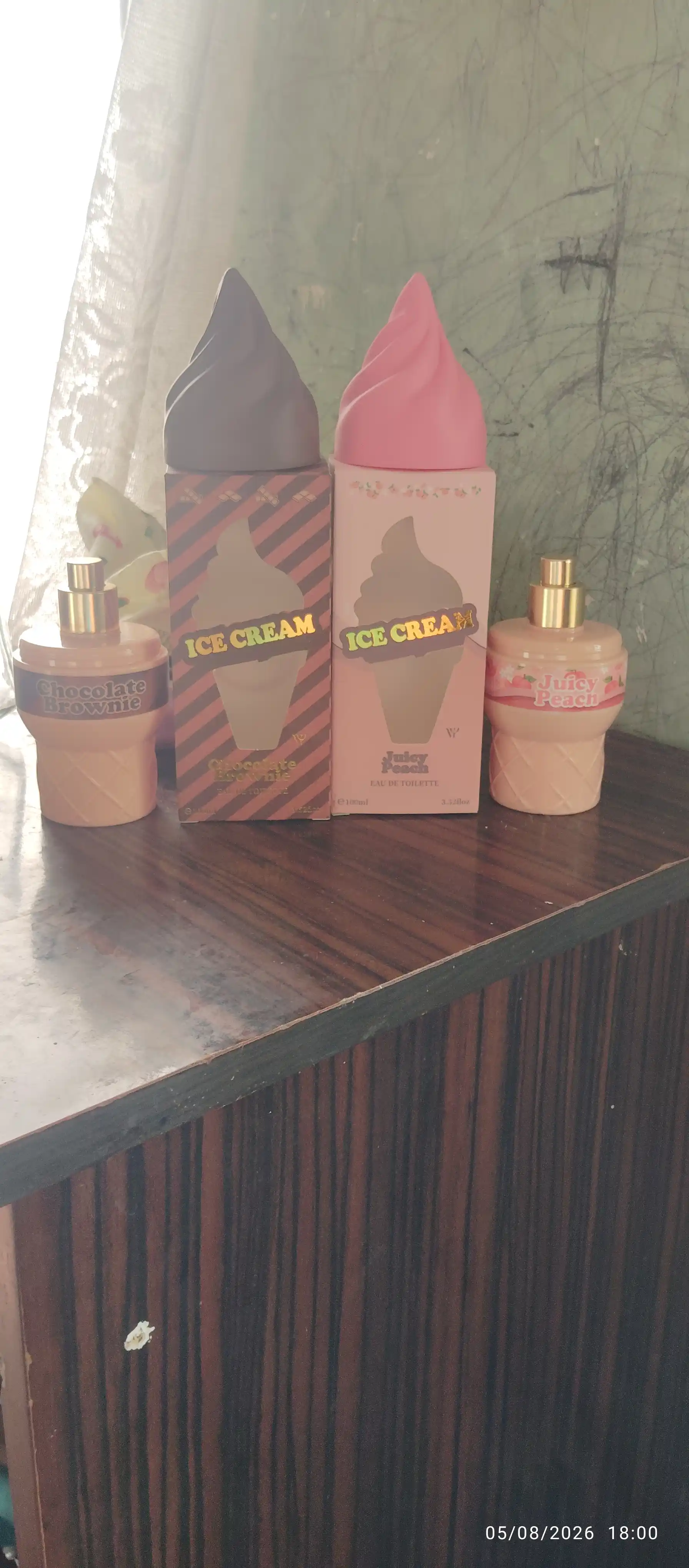 Ayollar va qizlar uchun xushbo'ylangan suvi, 100 ml