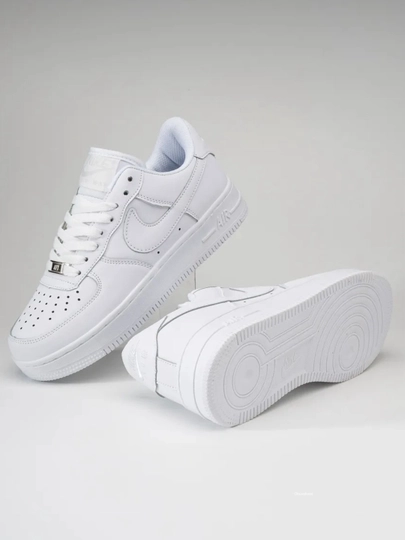 Ayollar va erkaklar uchun Nike Air Force 1 oq klassik krossovkalari