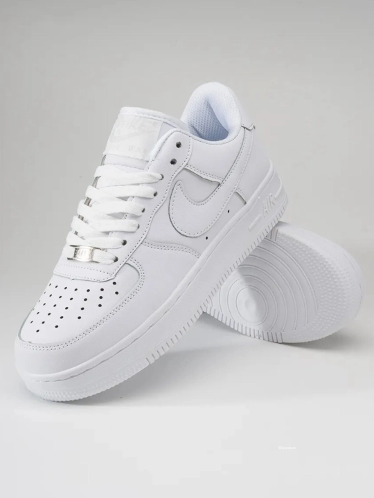Ayollar va erkaklar uchun Nike Air Force 1 oq klassik krossovkalari