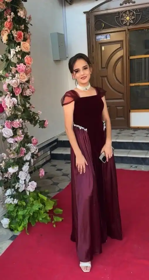 Ayollar uchun marvaridli taqinchoqlar to‘plami, zirak va marjon bijuteriya