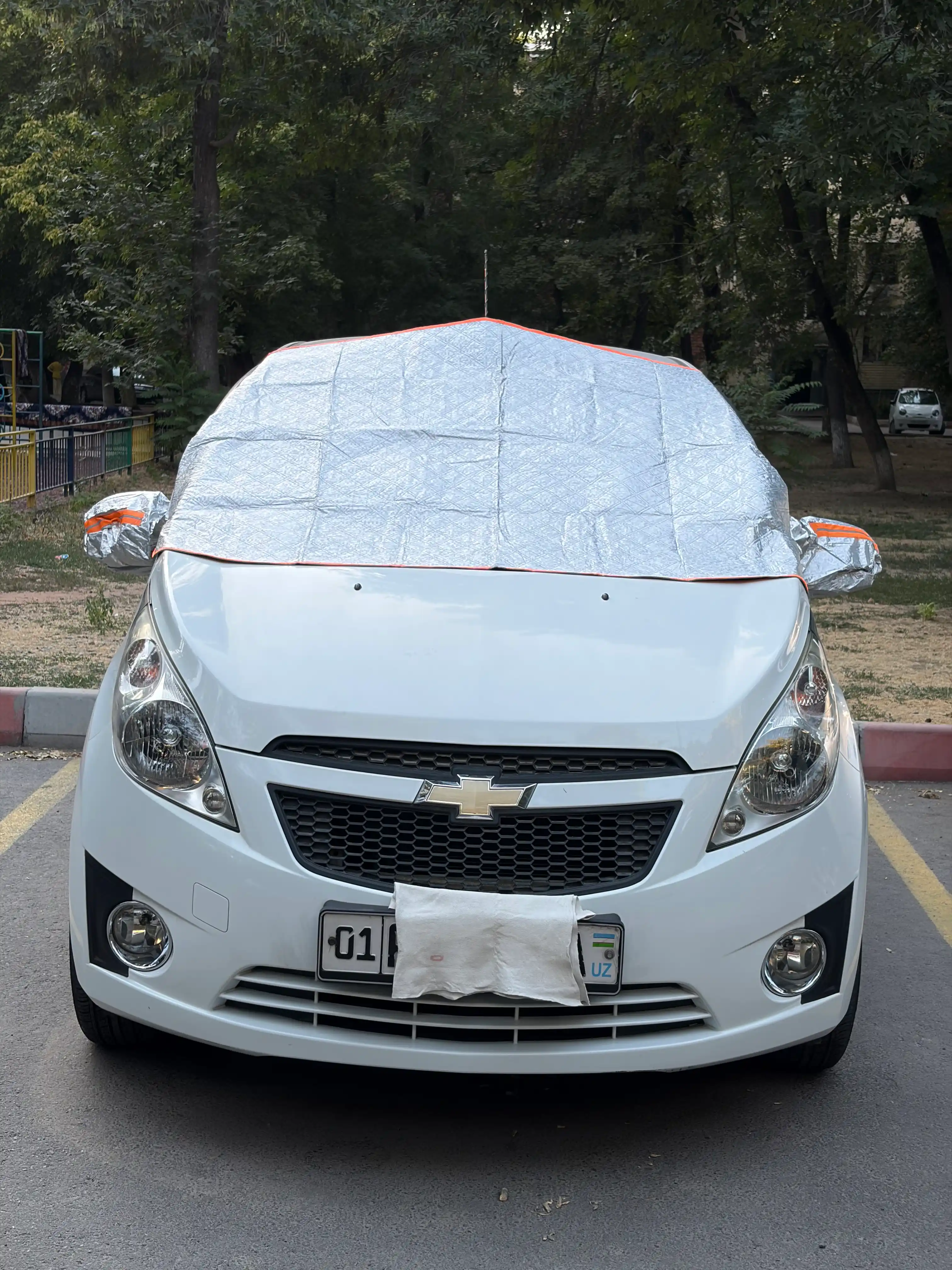 Солнцезащита лобового стекла автомобиля универсальная цвет серебристый