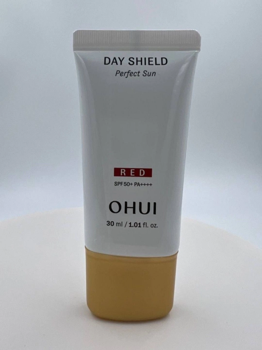 Quyoshdan himoyalovchi krem OHUI Day Shield Perfect Sun Red SPF50+ PA++++ - 