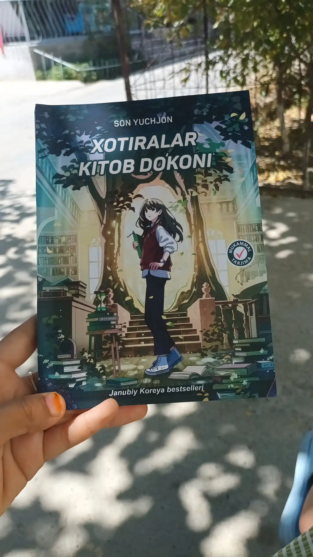 Xotiralar kitob do‘koni, Son Yuchjon
