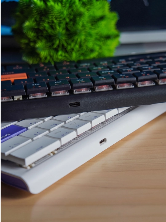 Geymerlar uchun RGB yoritilgan AJAZZ o‘yin klaviaturasi mexanik / membranali