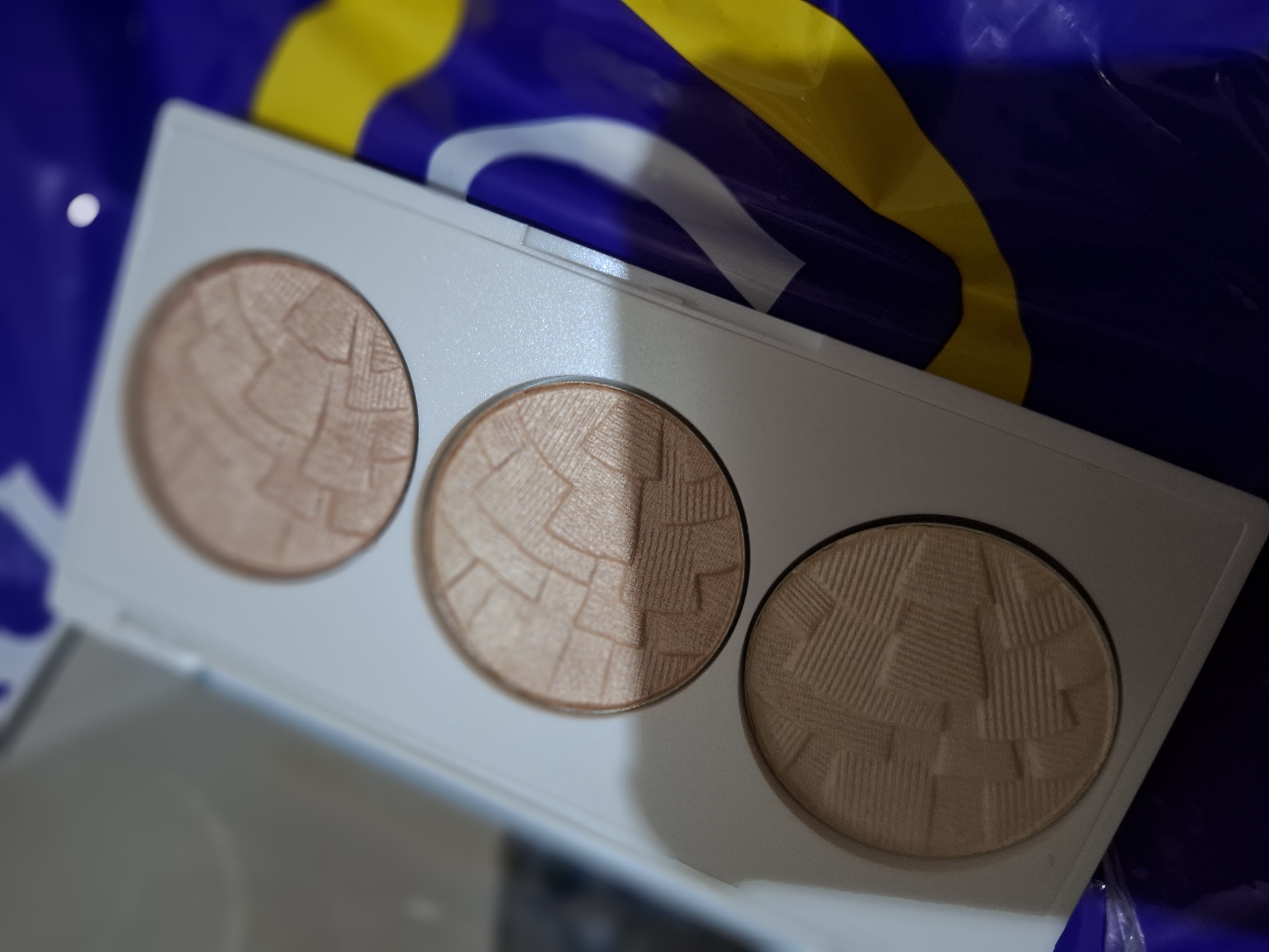 Gabrini highlighter – yuz uchun yorituvchi pudra, xaylayter, makeup highlighter