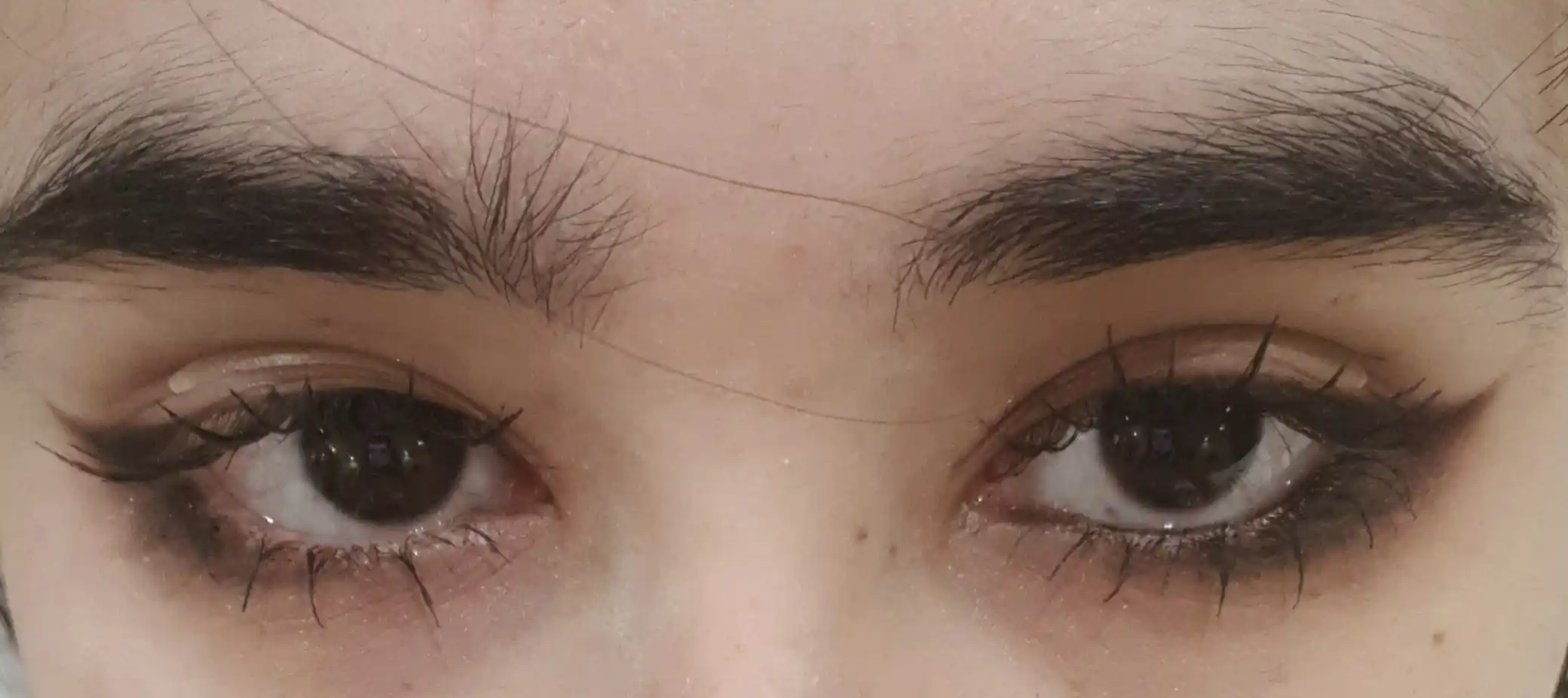 Ko'z uchun qalam Eveline Cosmetics Mega Max Kajal, qora