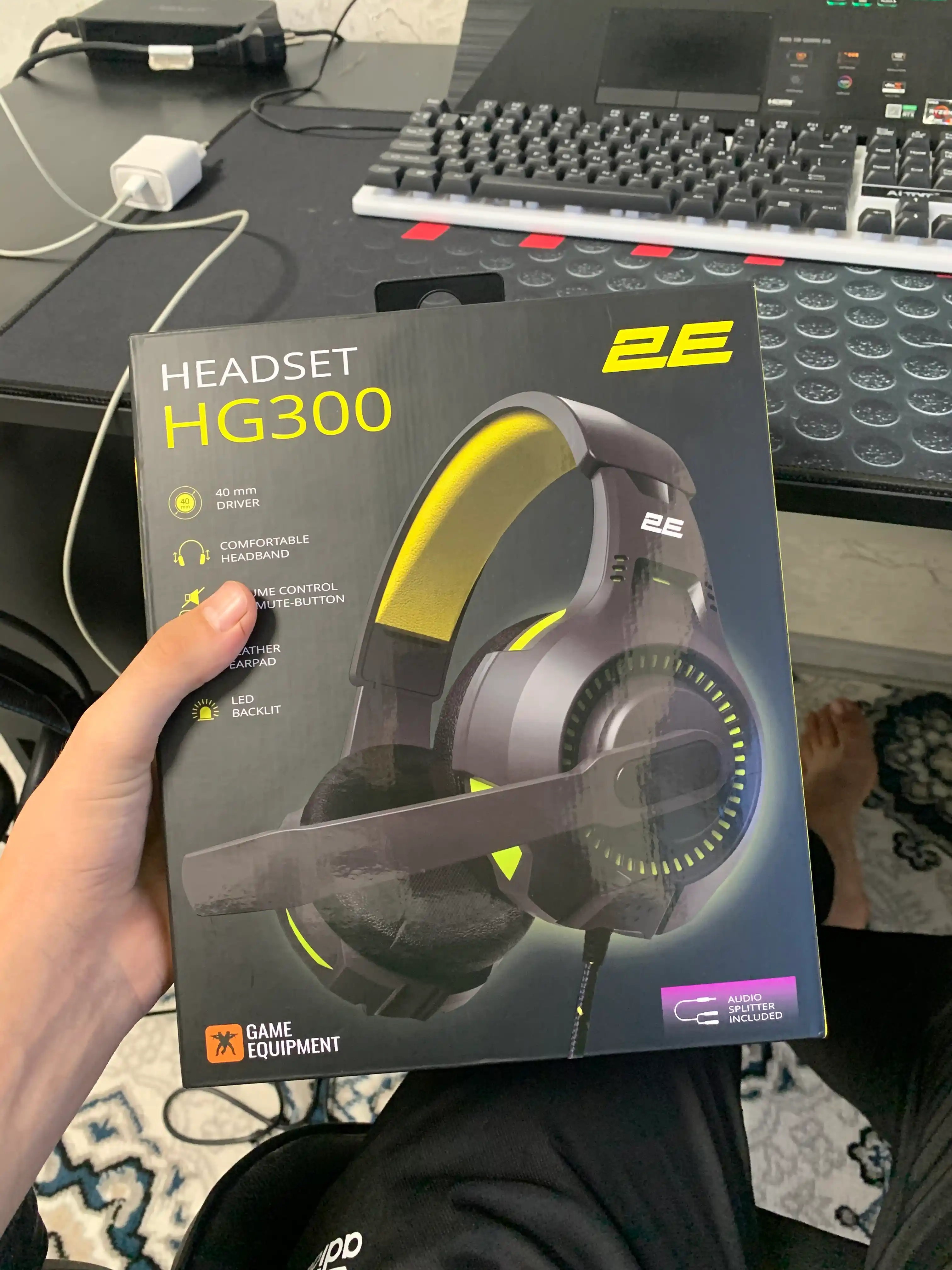 Simli o'yin quloqchinlari 2E Gaming HG300 LED 2E-HG300BK, kompyuter uchun, mikrofonli