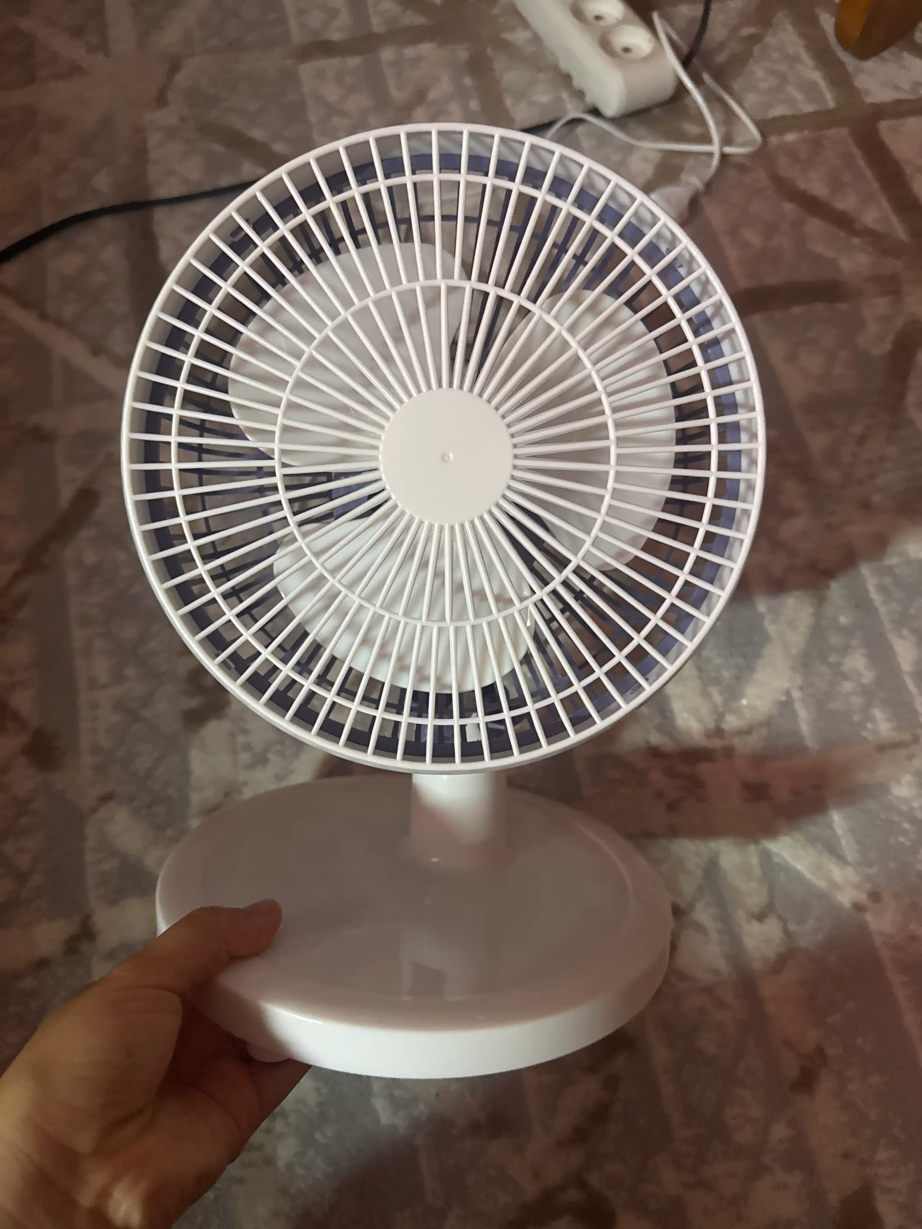 Uy va ofis uchun ajoyib, aylanuvchan va ma'lum gradus ostida egiluvchan-mini ventelyator