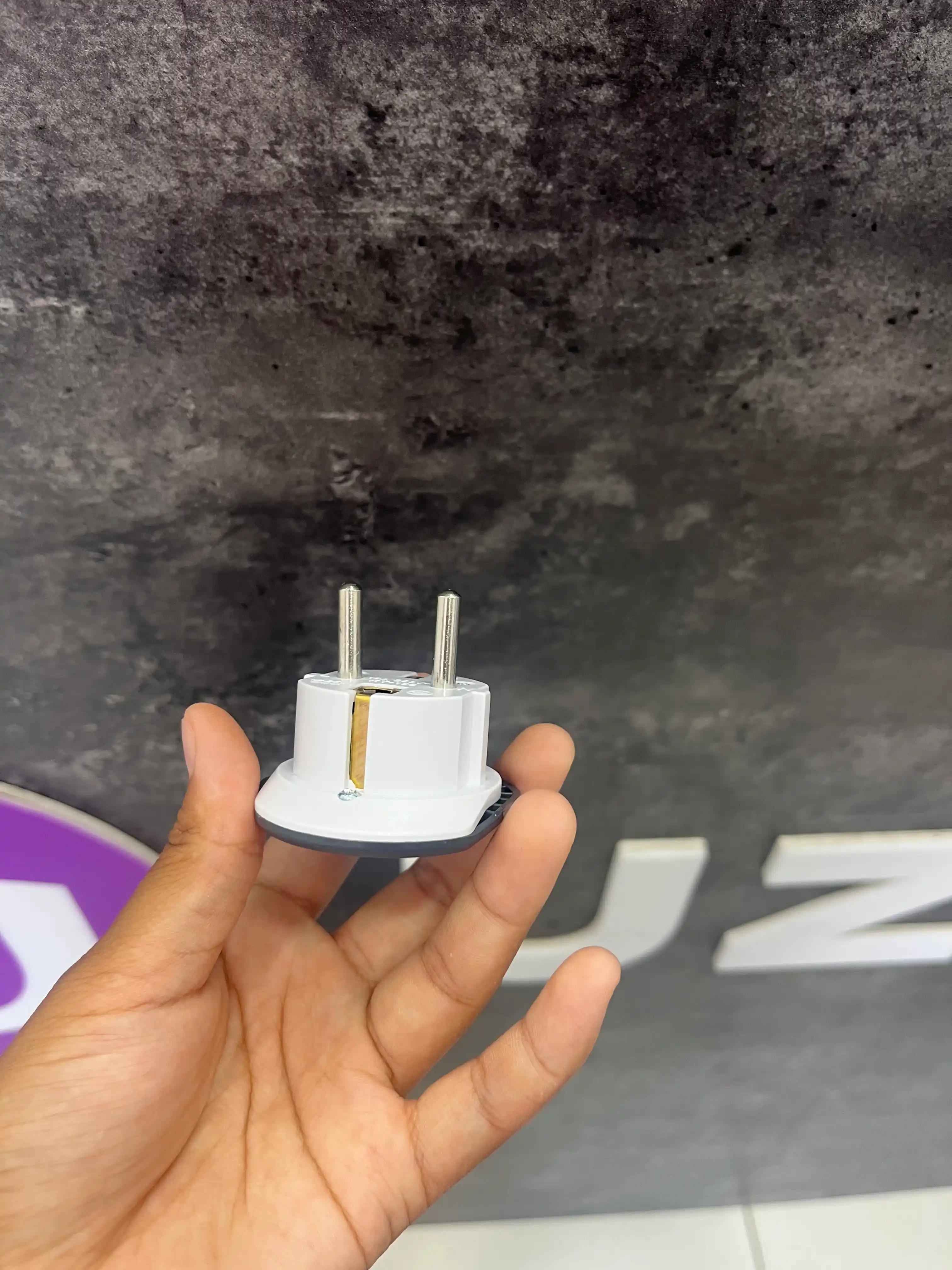 Evro va o'zbek rozetkalari uchun, universal adapter Merkan KT 168, terminator, 16 A
