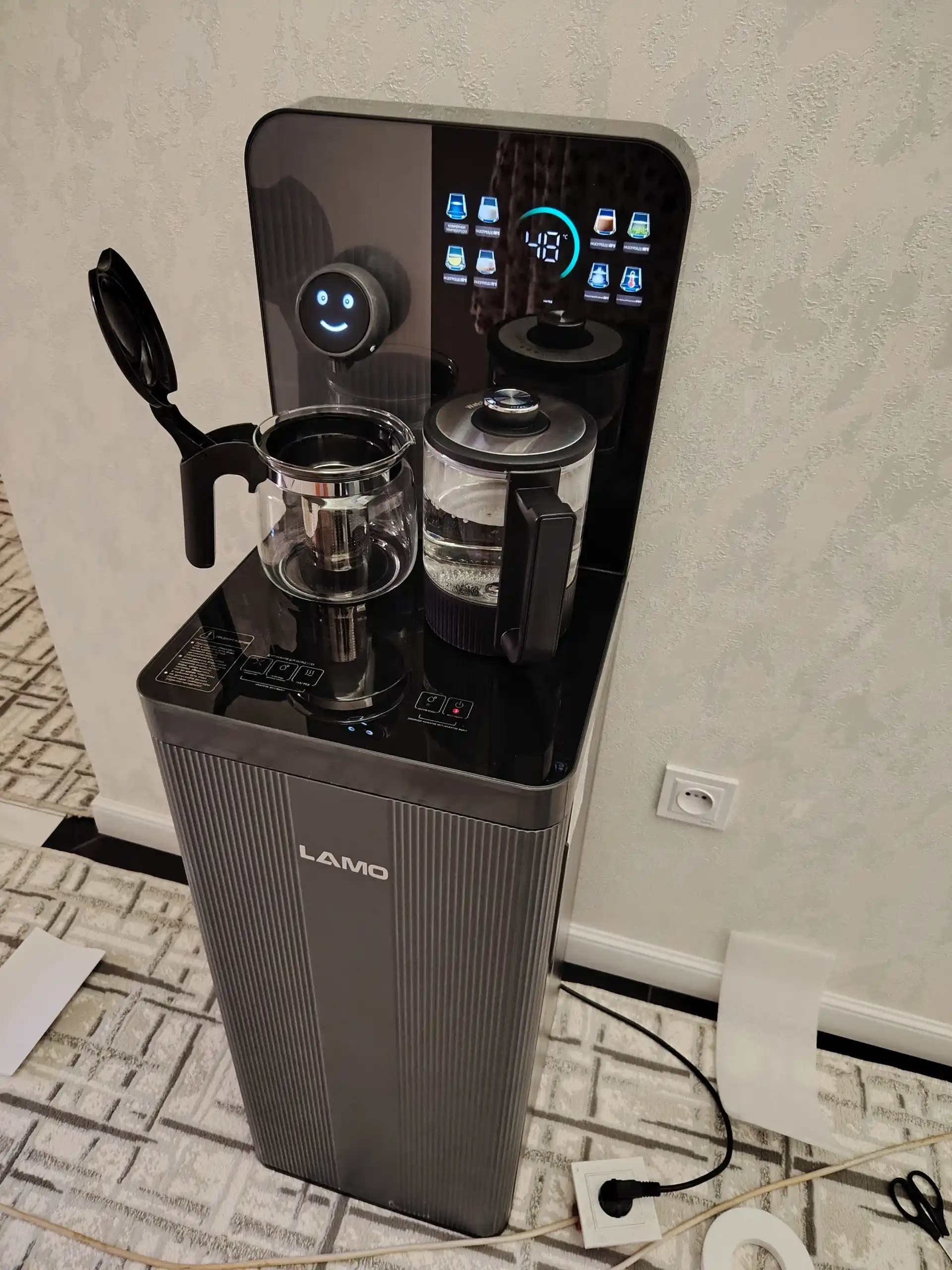 Кулер для воды LAMO LM-TE2503 с чайником и сенсорным управлением