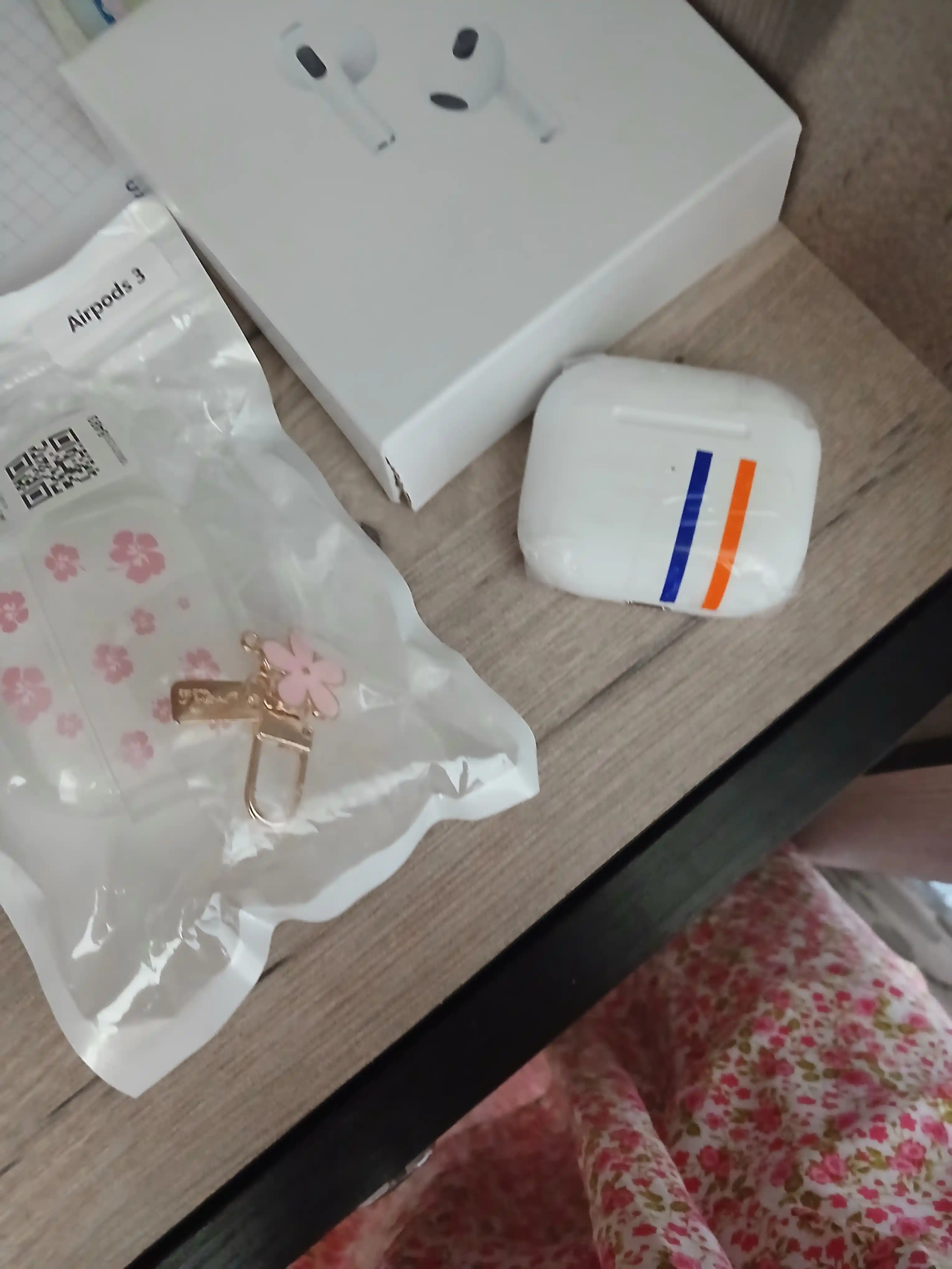 iPhone va Android uchun simsiz Pods quloqchinlari, sensorli
