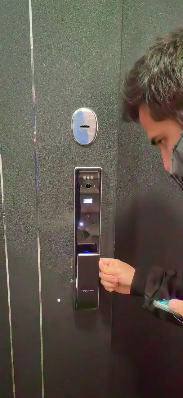 TECCHE V6 aqlli eshik qulfi, Face ID, barmoq izi, Wi-Fi, HD kamera, Tuya Smart