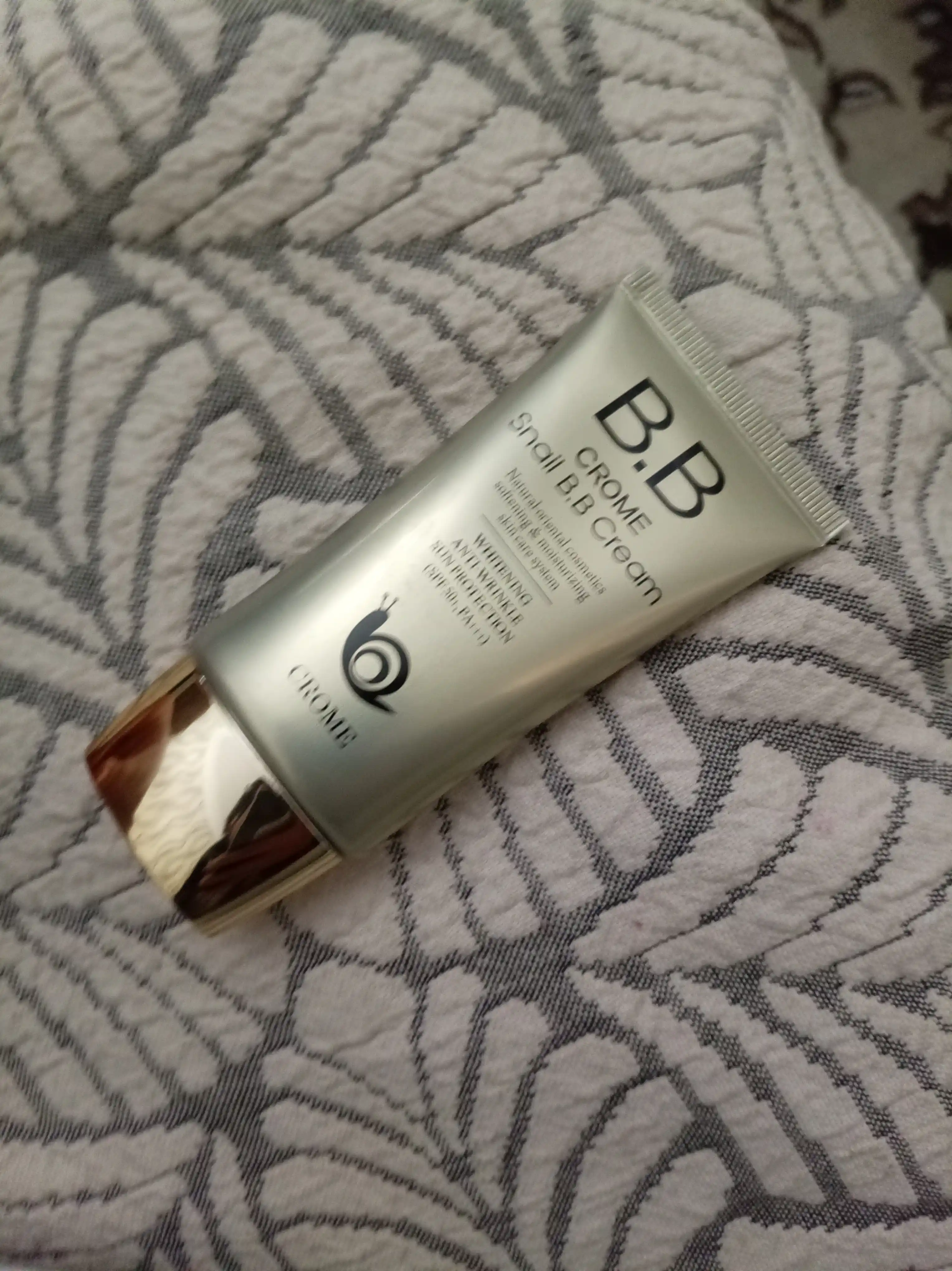 Ko'p funksiyali oqartiruvchi tonal krem BB krem Crome Snail SPF 50+, 50 ml
