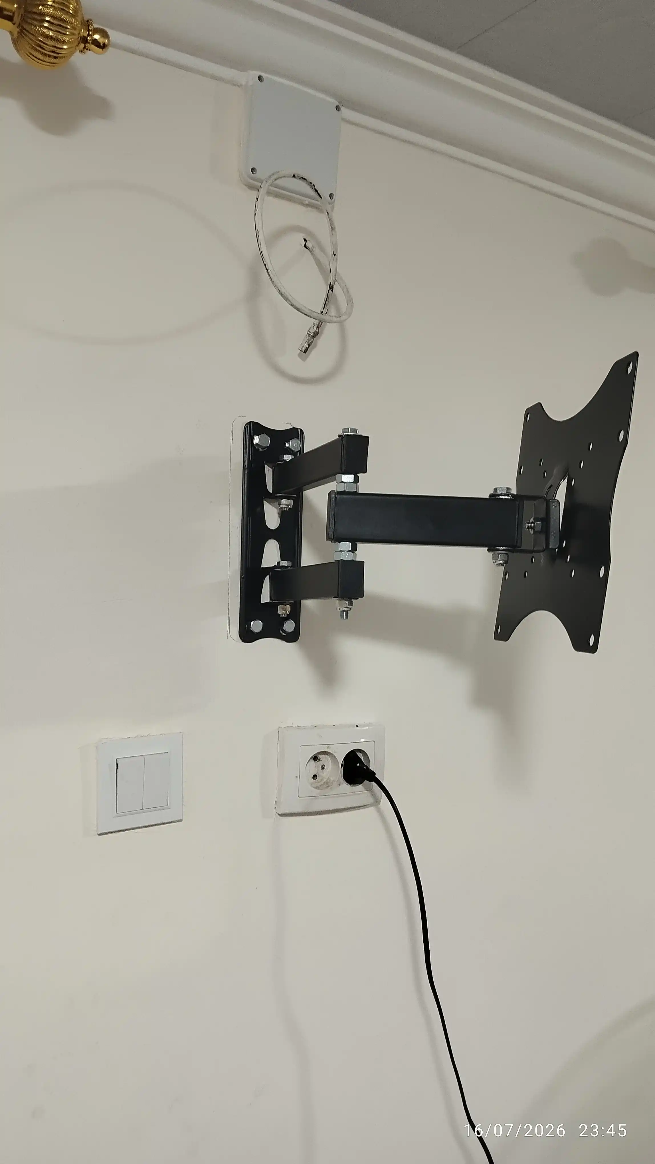 Televizor uchun kronshteyn INNOTECH MIDDLE 17''-42''