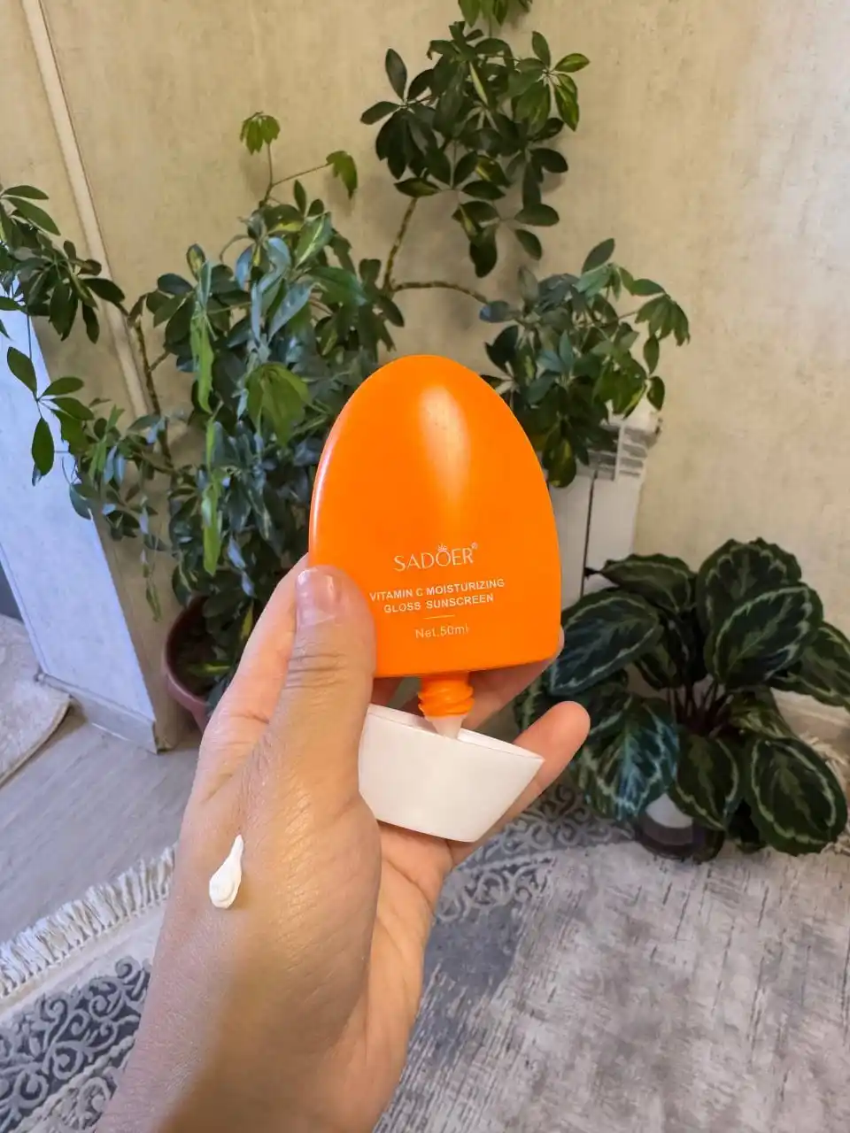 SPF 50+ Quyoshdan Himoyalovchi va Namlantiruvchi Krem, UVA/UVB