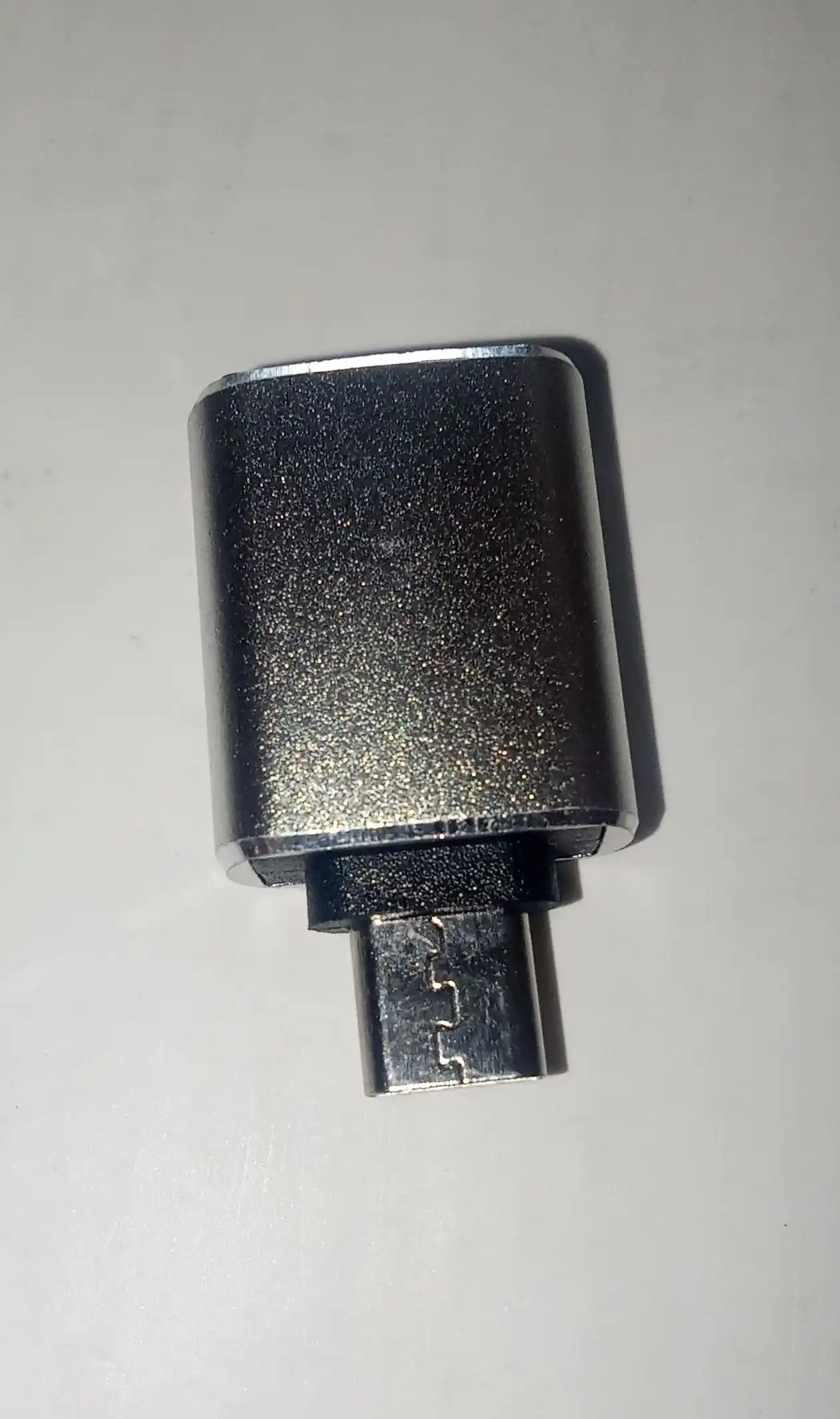 USB-C HUB, USB 3.0, USB-C, HDMI, SD va MicroSD portlari bilan ko‘p funksiyali adapter