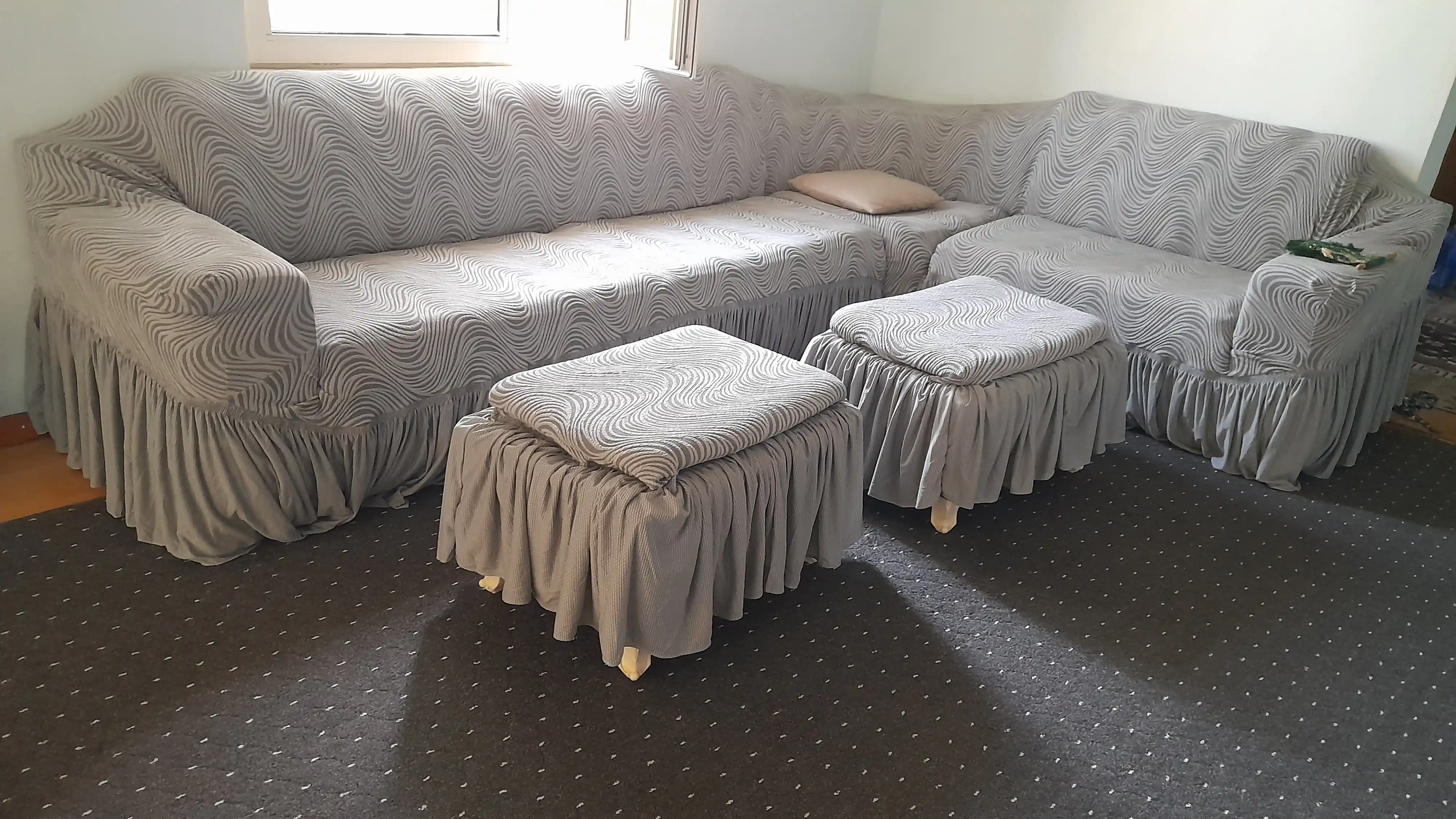 Burchakdagi divan uchun universal jakkard g‘ilof, 2 ta pufikli