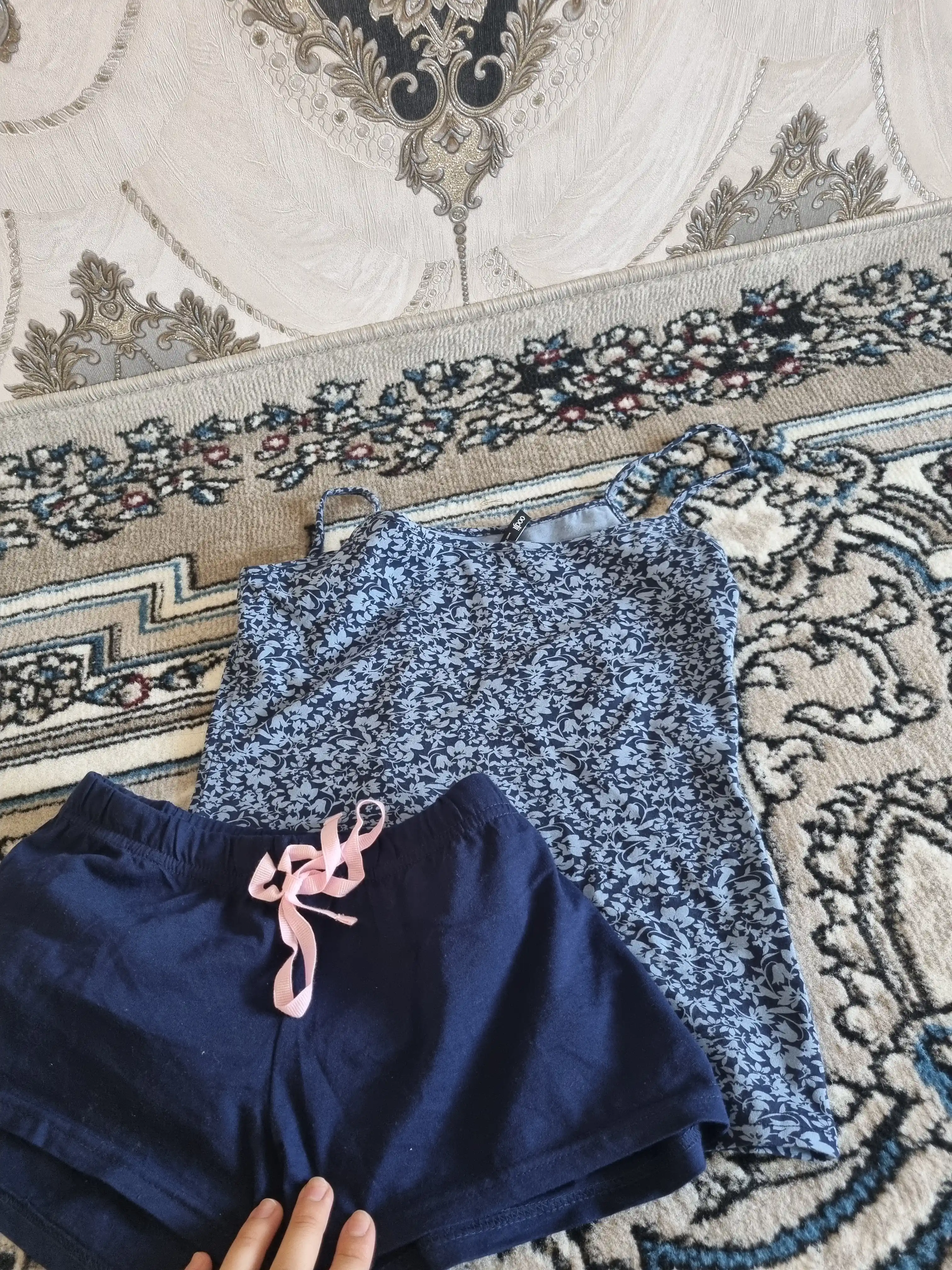 Ayollar pijamasi, tungi kiyimlar va ayollar uy kiyimi