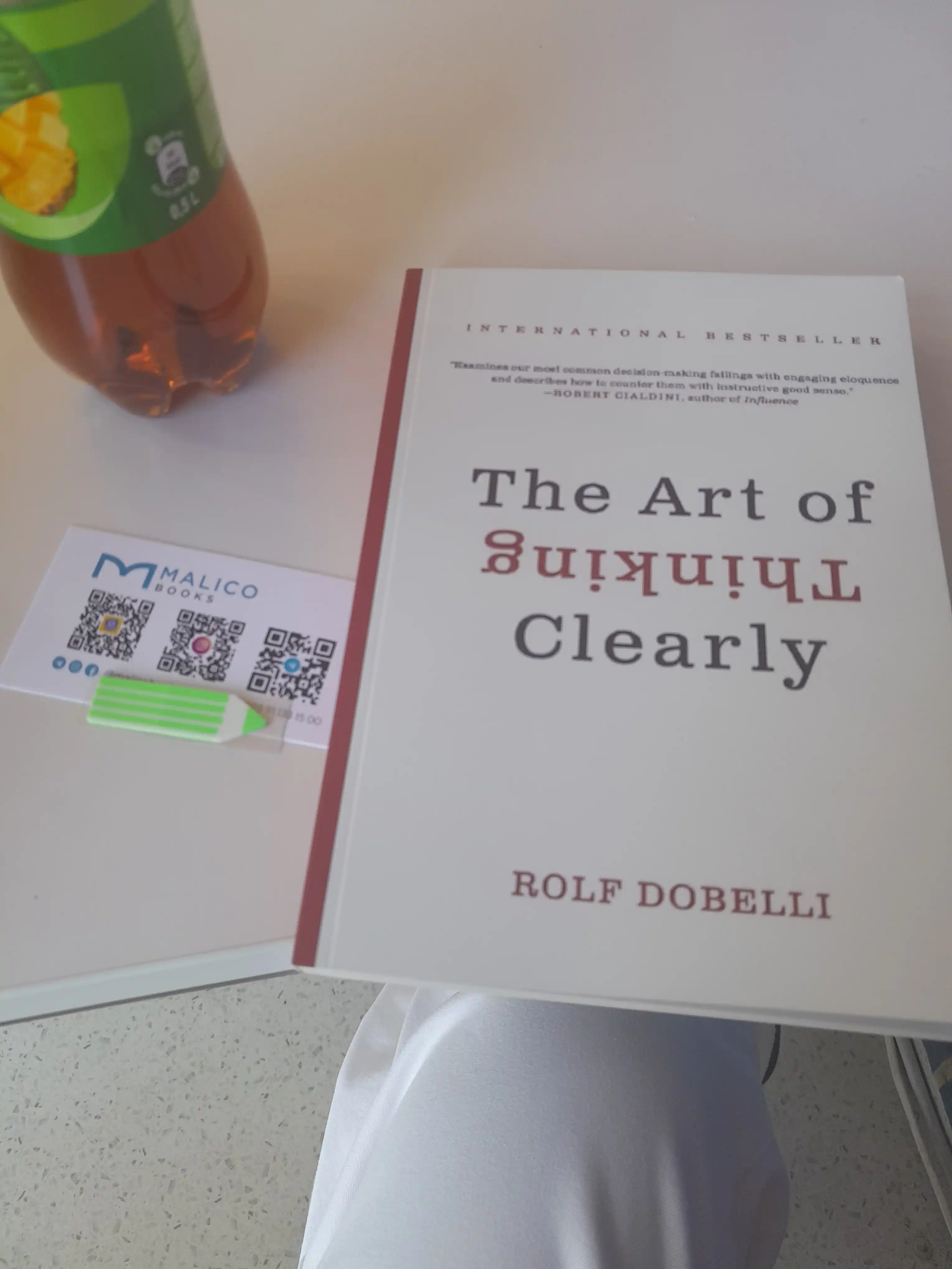 The art of thinking clearly. Rolf Dobelli (Книга на английском языке)