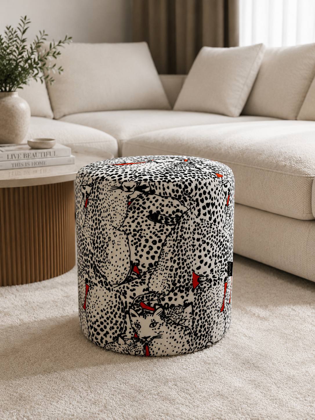 My Sofa’ning Cartier pufi — benuqson did haqida so‘zlaydigan sovg‘a