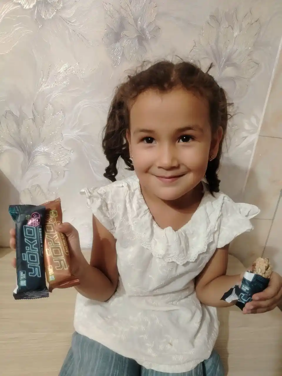 Shakar qo‘shilmagan shokoladli qoplamaga ega Yoko donli batonchalari, 12 dona × 45 g