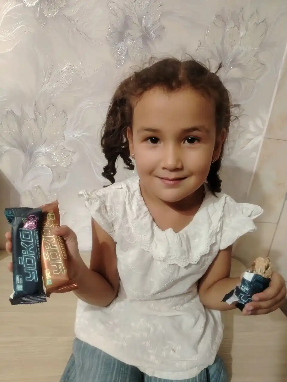 Shakar qo‘shilmagan shokoladli qoplamaga ega Yoko donli batonchalari, 12 dona × 45 g