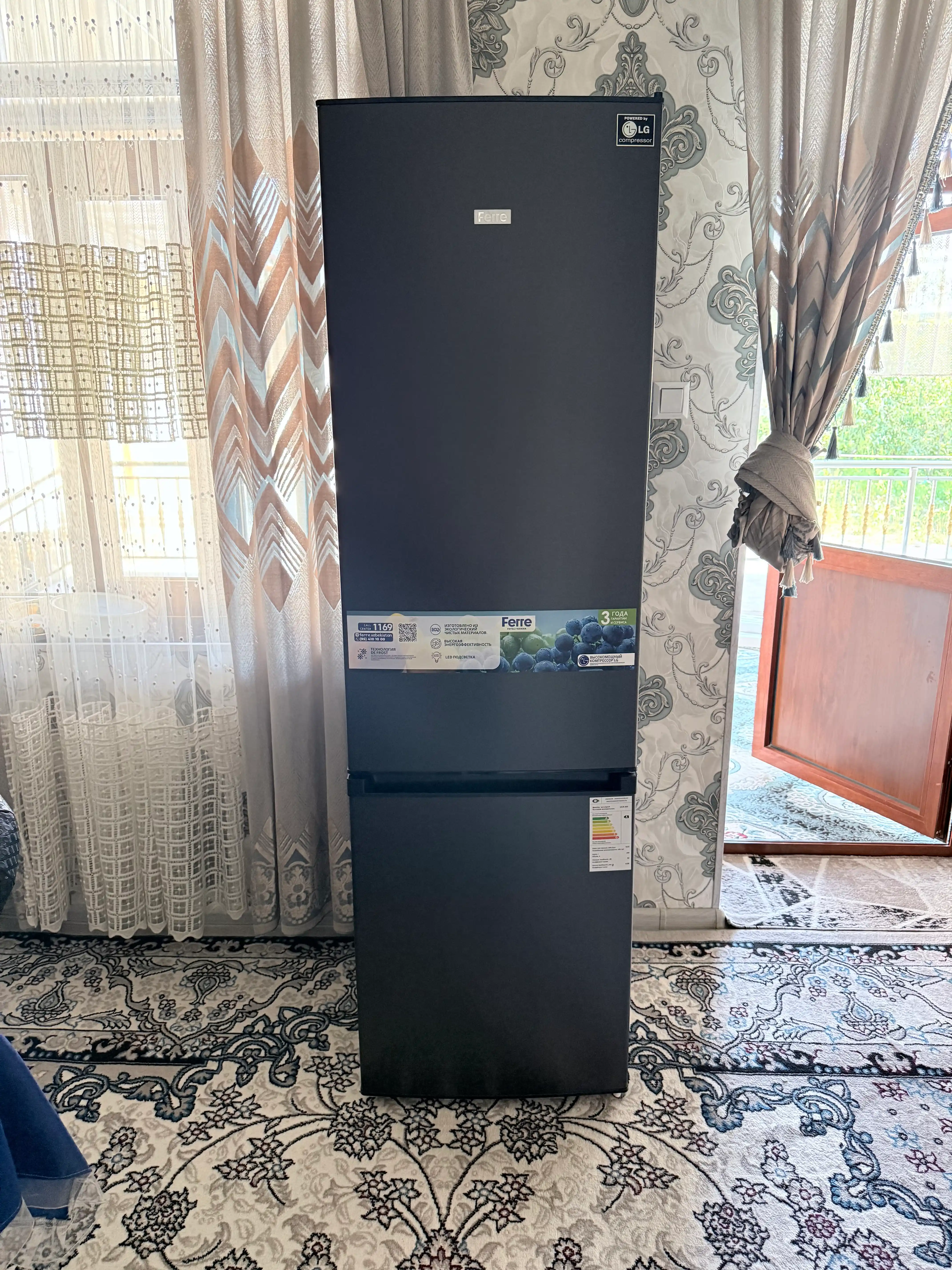 Sovutgich Ferre UCR 365: 290L, LG kompressor, A sinf, balandligi 189 sm, shovqinsiz 41 dB
