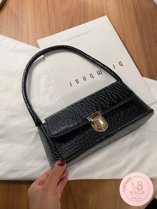 Qisqa tutqichli va oltin qulflikli zamonaviy ayollar sumkasi, qora, qaymoq, jigarrang