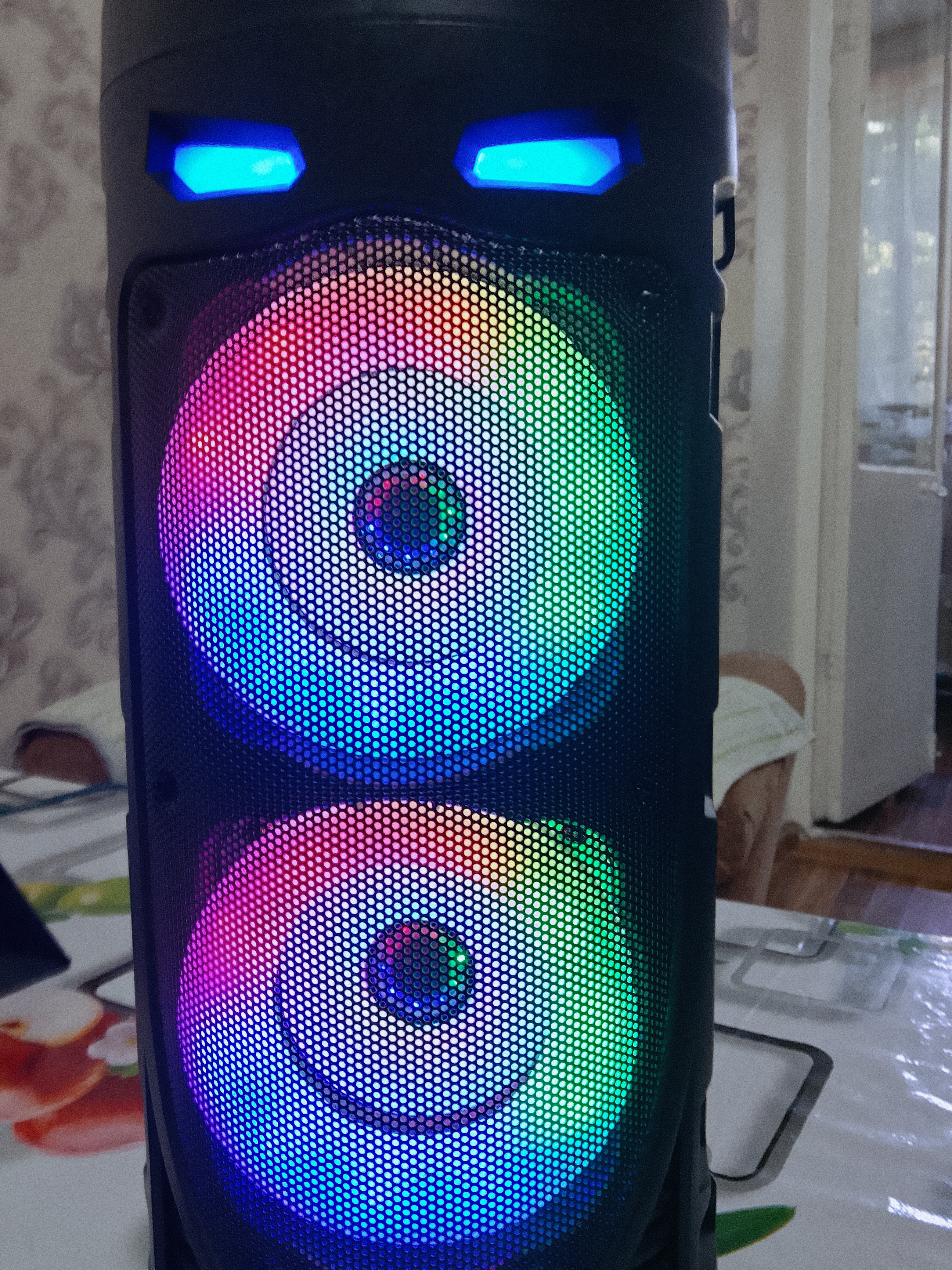 Katta simsiz Bluetooth karnay, karaoke, RGB yoritgichli, mikrofon va pultli