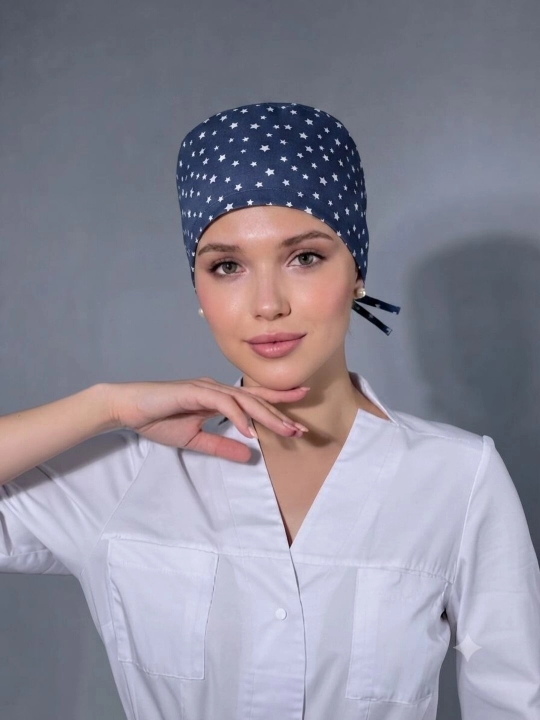 Медицинская шапка на пуговицах и шапка косметолога