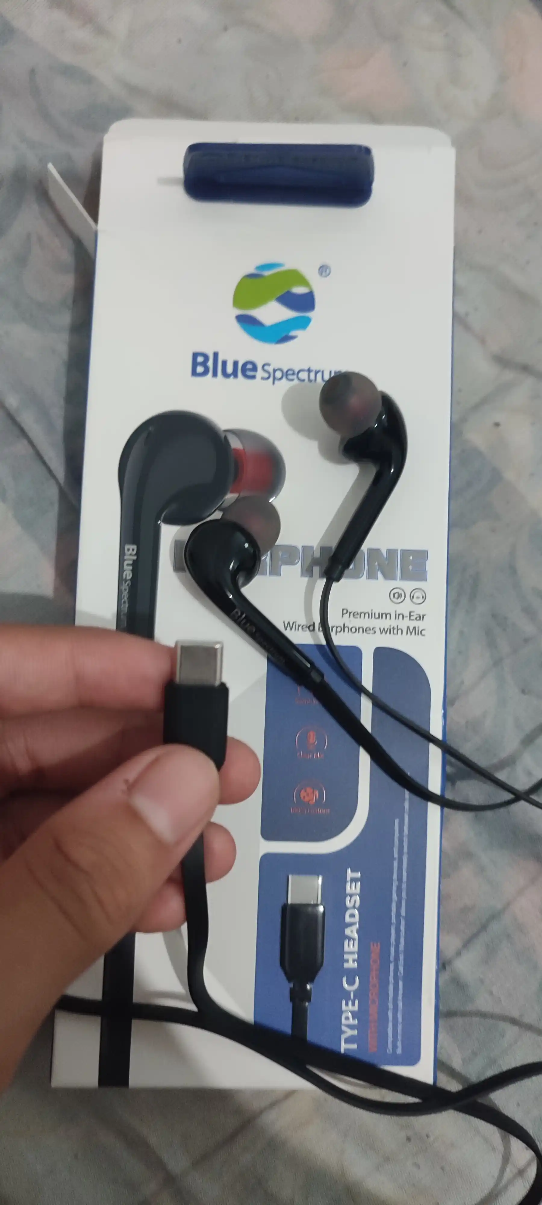 Simli quloqchinlar,  Type c kabeli va  Lightning kabeli, Bluetooth bilan
