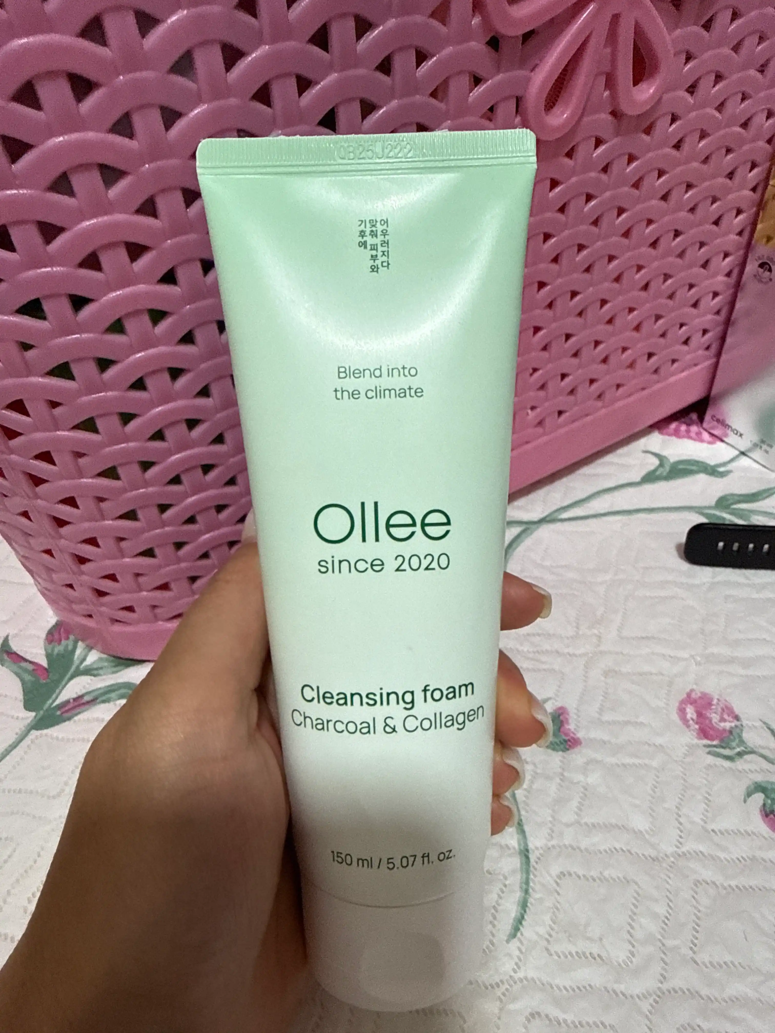 OLLEE Cleansing Foam ko‘mir va kollagenli yuz yuvish ko‘pigi, 150 ml