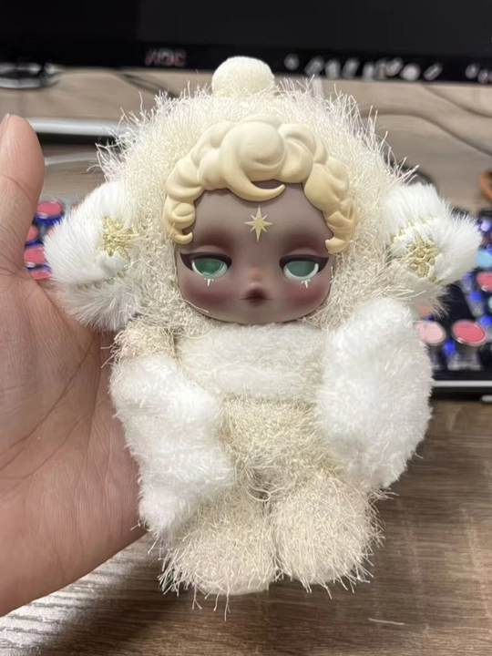 Sirli yumshoq kolleksiya o‘yinchog‘i syurpriz. SKULLPANDA , Labubu