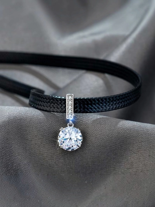 Qora choker