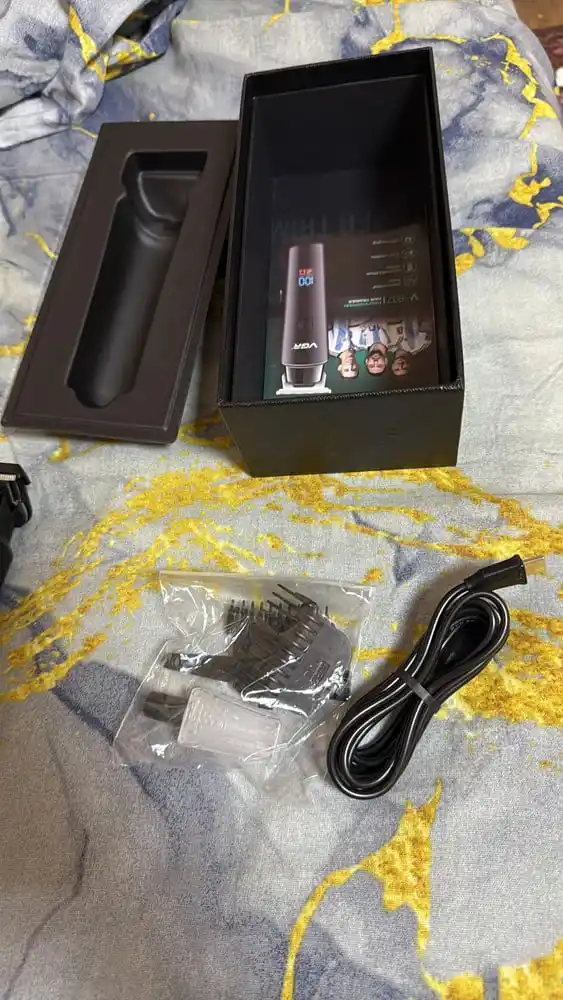 Professional simsiz soch va soqol olish kesish mashinkasi trimmer VGR V-937, LCD displeyli