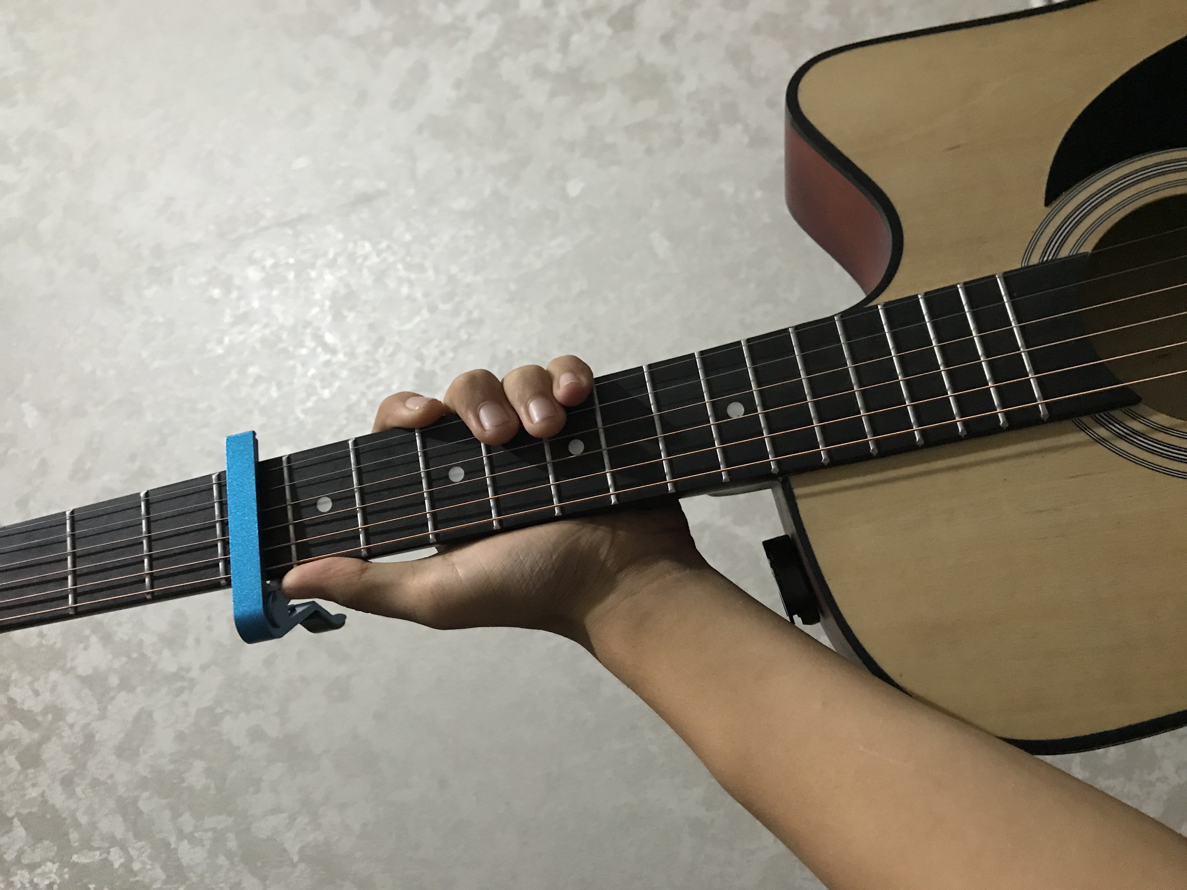 Kapodastr – Gitara uchun ishonchli qisqich