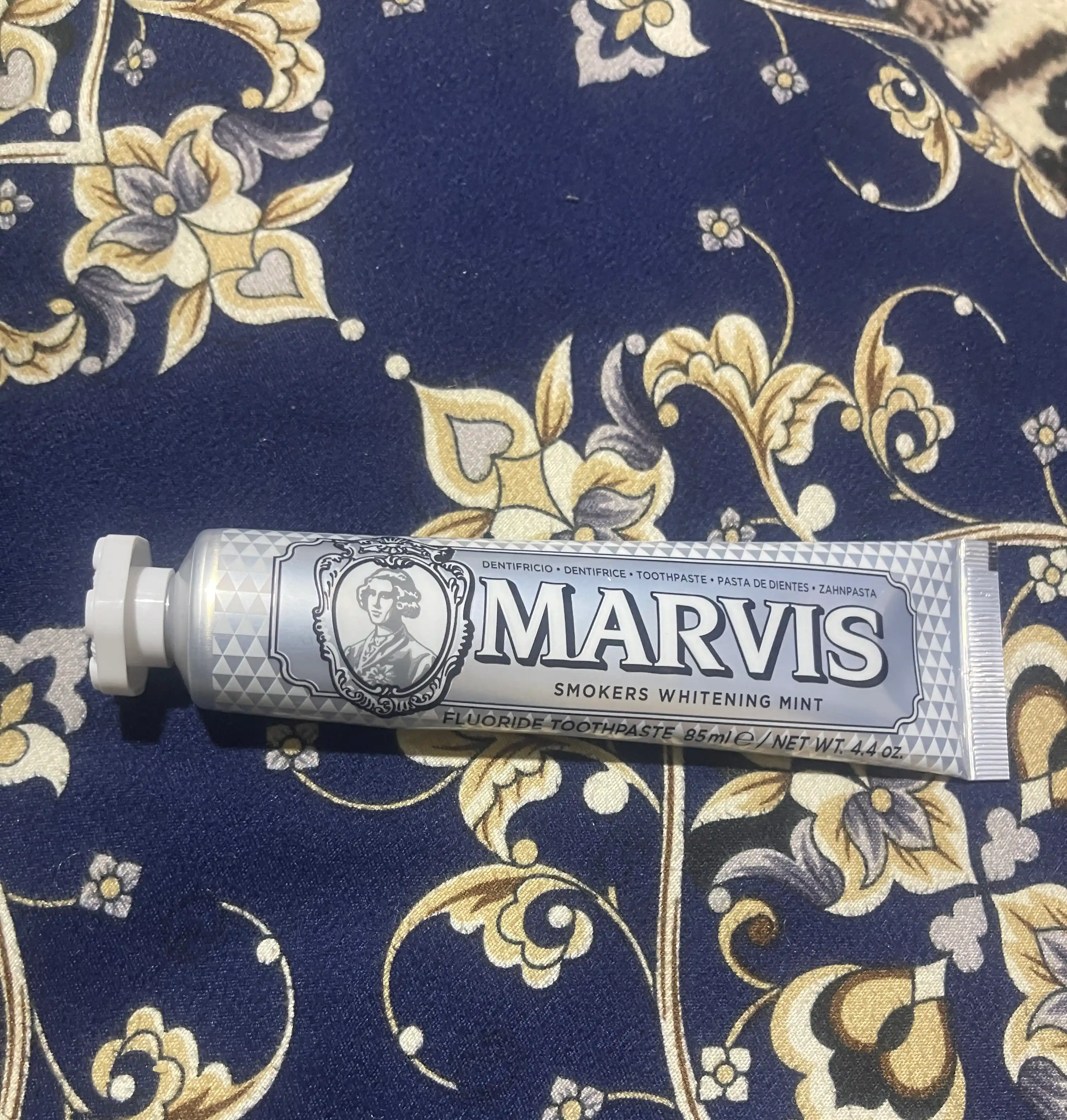 Зубная паста с отбеливающим эффектом, MARVIS Amarelli Licorice Mint, 85 мл