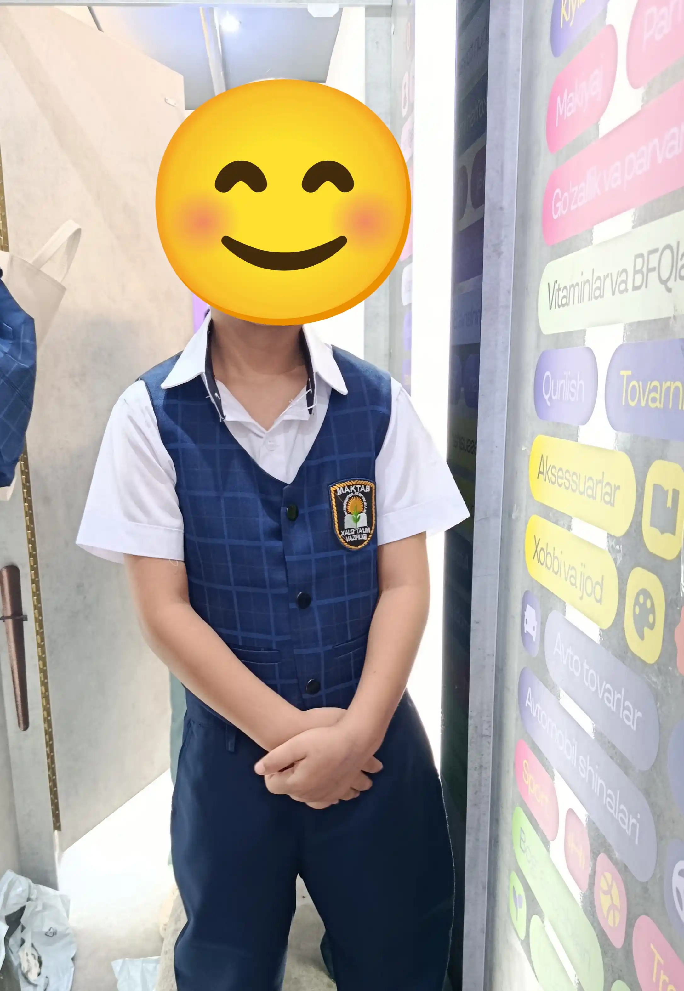 Maktab uchun nimcha, o'g'il va qiz bolalar uchun, to'q ko'k