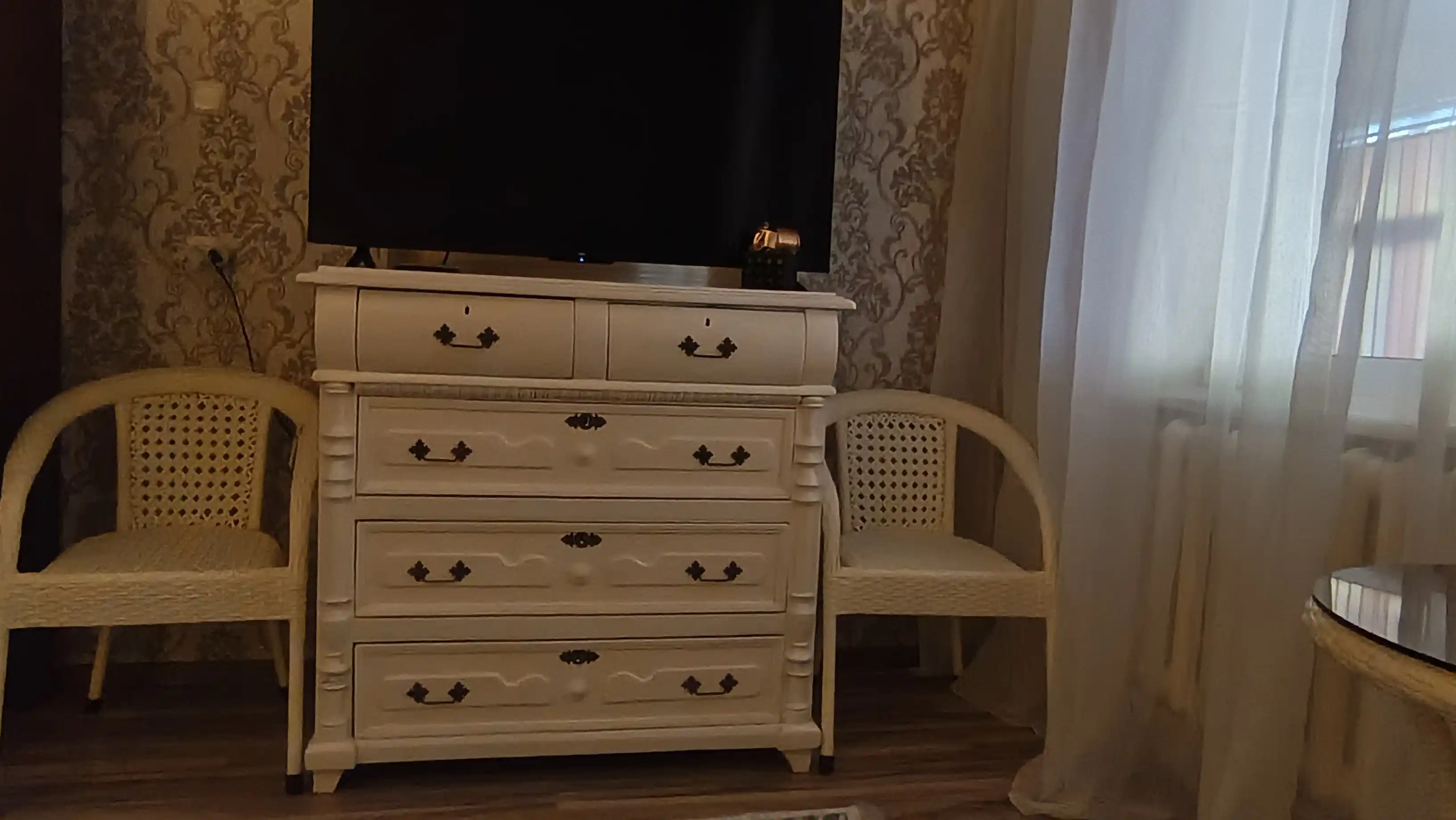 AIKO Deco bog‘ mebellari to‘plami, 1 ta stol va 2 ta kreslo, uy va ko‘cha uchun eko rotang