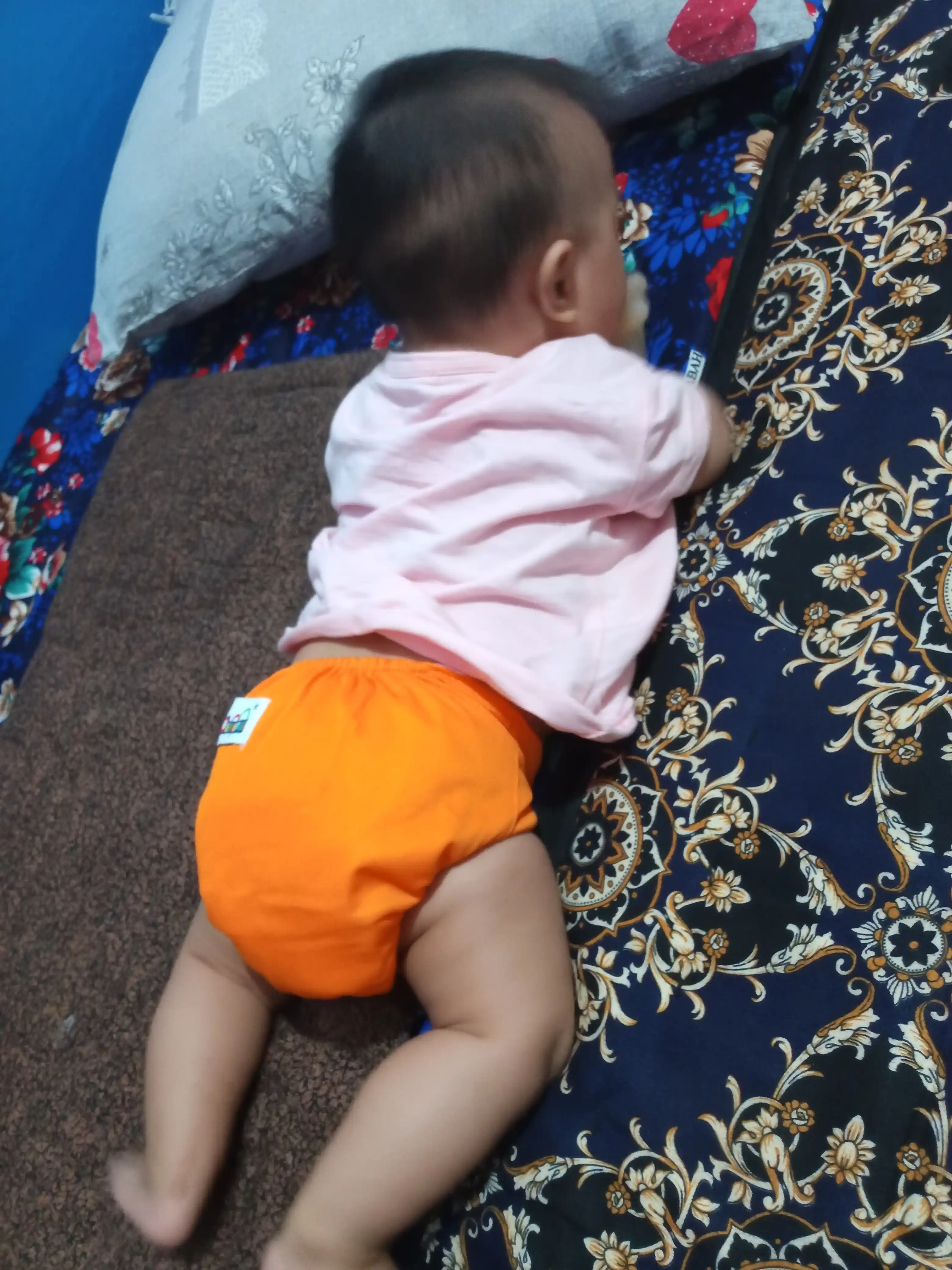Ko‘p marta ishlatiladigan, tuvakka moslashadigan, yuviladigan, proklatkasi, 1,2,3 dona